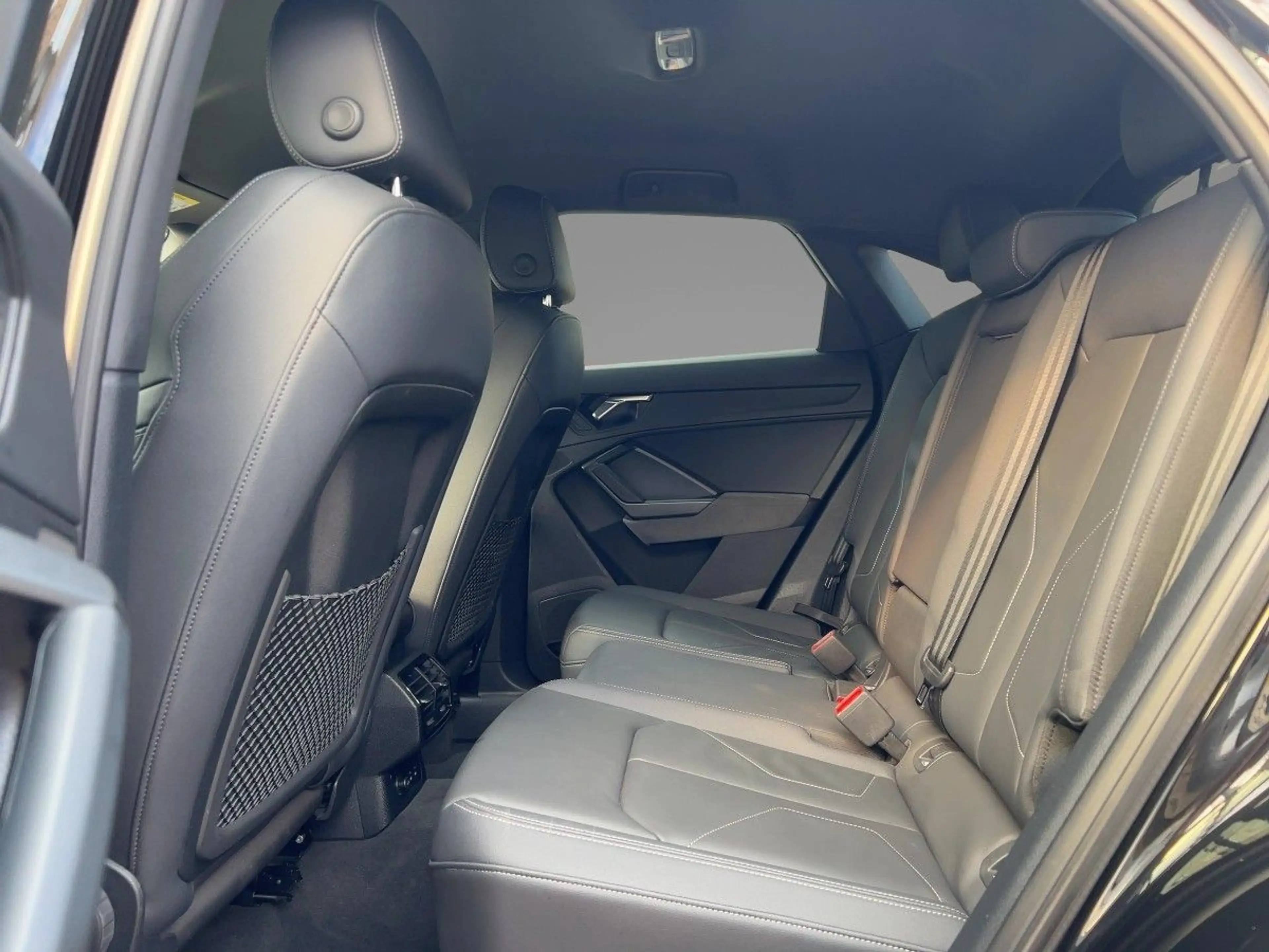 Audi Q3 40 TDI S line quattro S tronic LED — photo 9