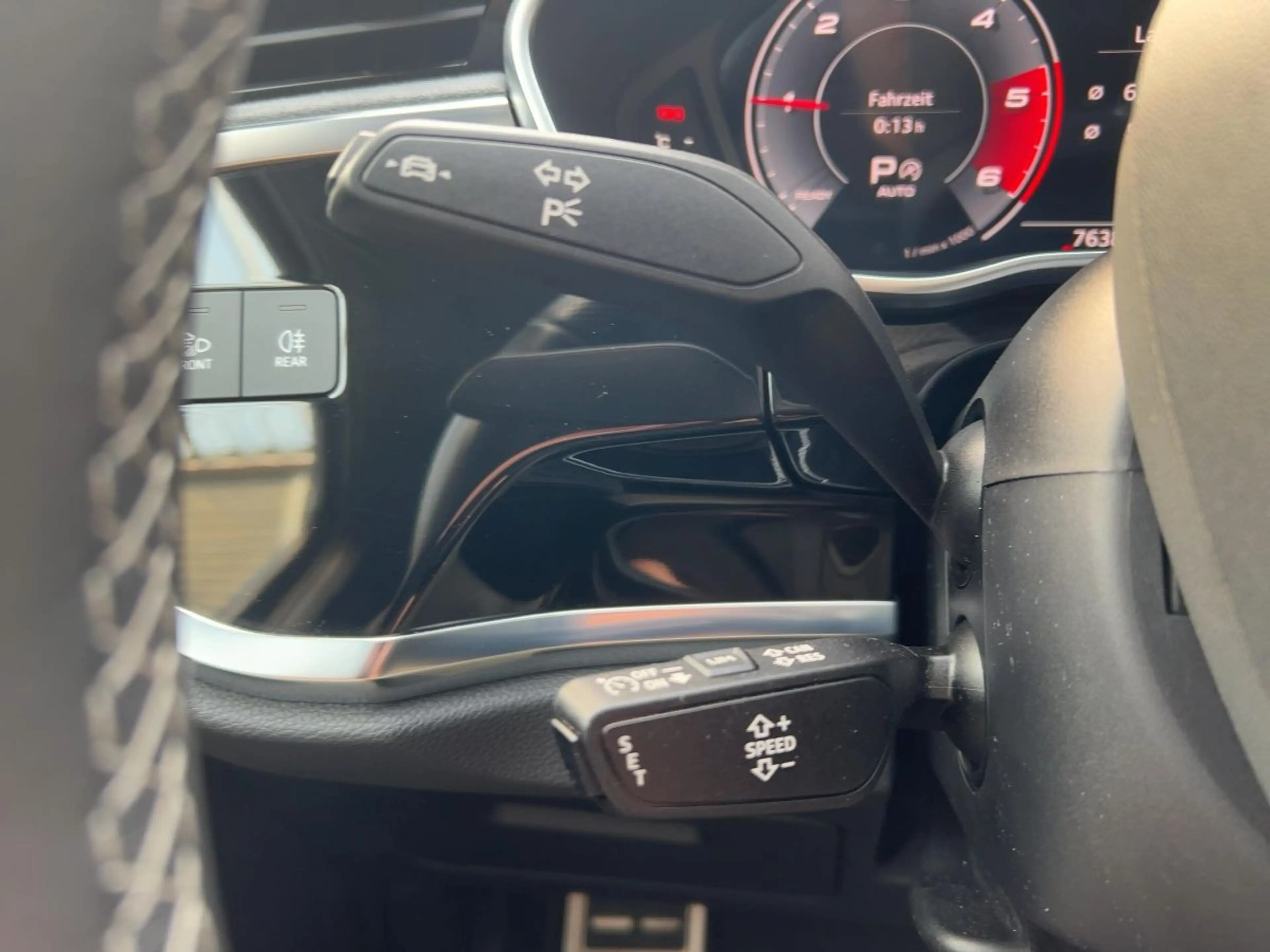 Audi Q3 40 TDI S line quattro S tronic LED — photo 15
