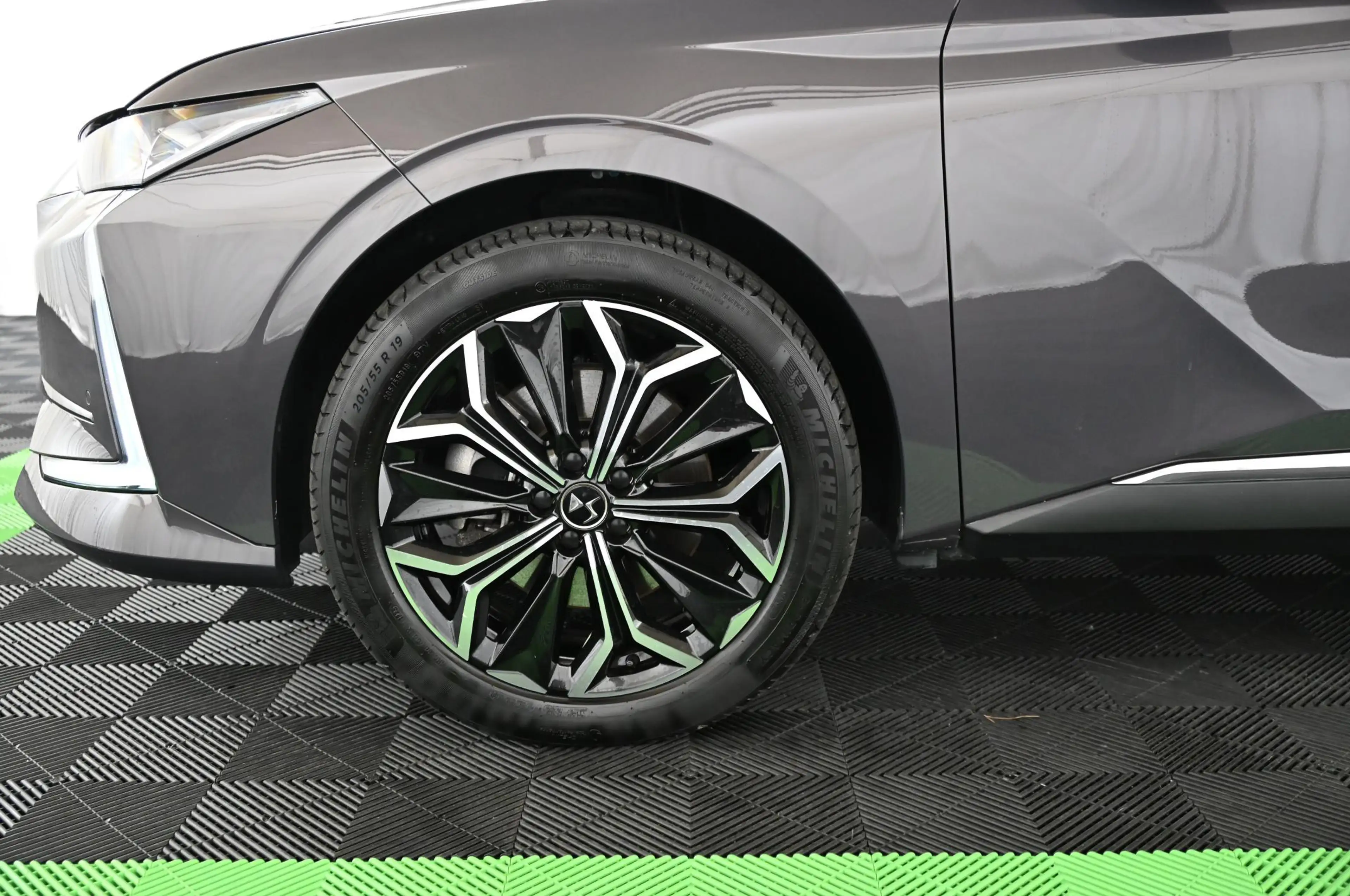 DS Automobiles DS 4 1.6 E-Tense 225 Etolie Alcantara UVP 53.000 EUR — photo 10