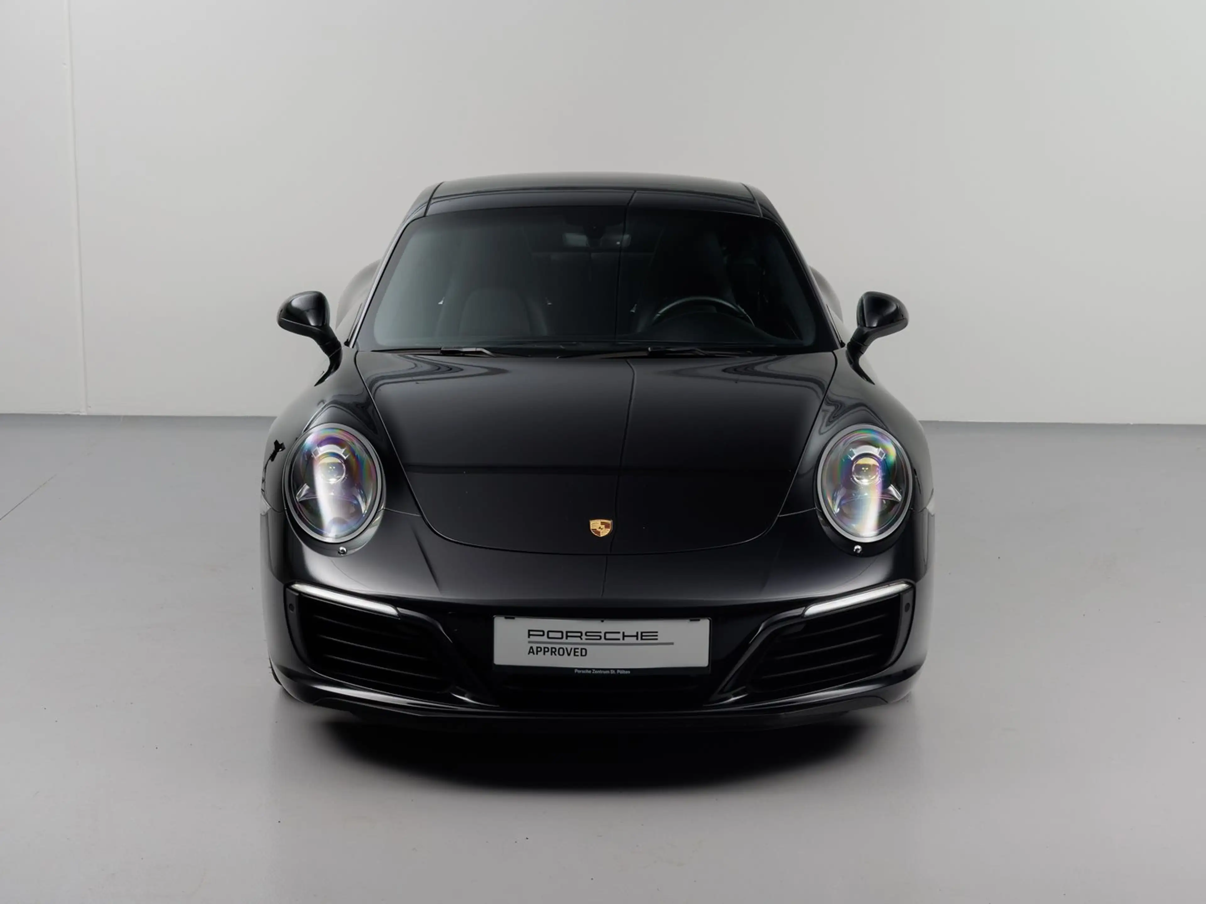 Porsche 911 Carrera 4 Coupe II (991) — photo 3