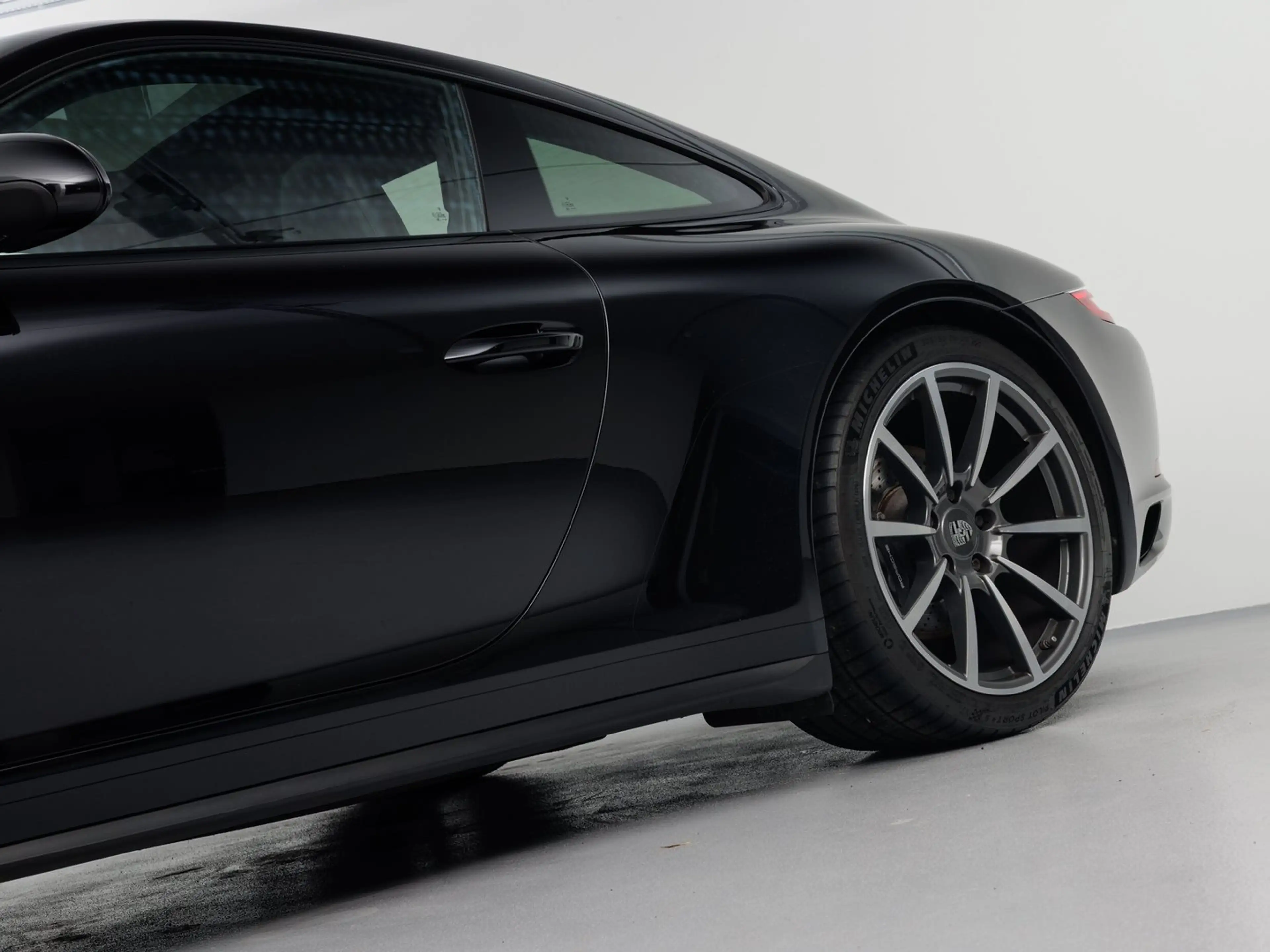 Porsche 911 Carrera 4 Coupe II (991) — photo 9