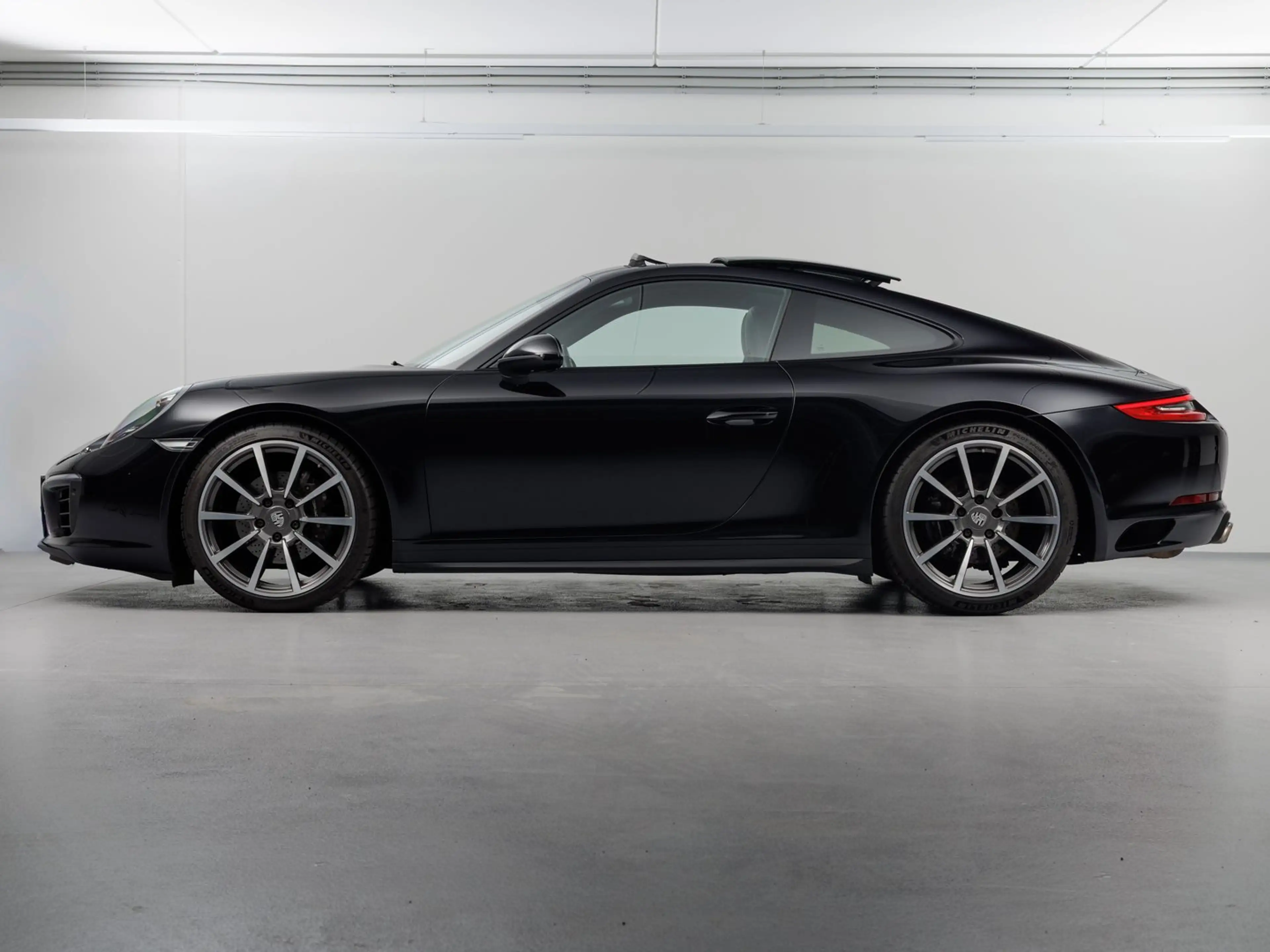 Porsche 911 Carrera 4 Coupe II (991) — photo 8