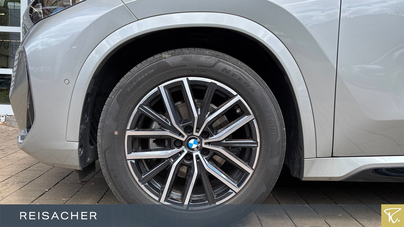 BMW X1 sDrive18i A M-Sport,Pano,AHK,Autom — photo 3
