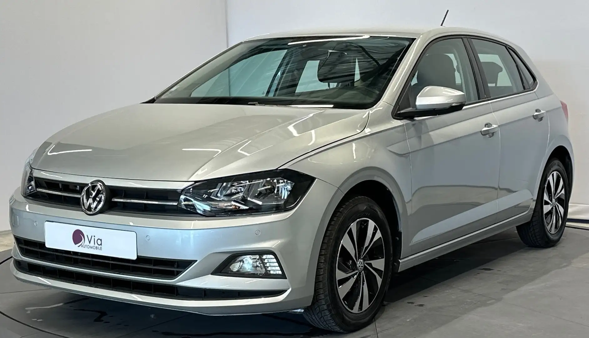 Volkswagen Polo 1.0 TSI 95 Confortline Business Gris - 1