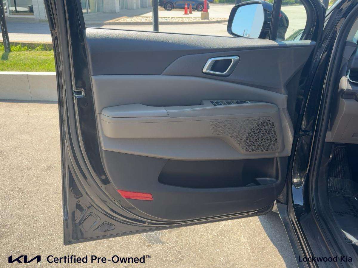 used 2025 Kia Carnival car, priced at $44,999
