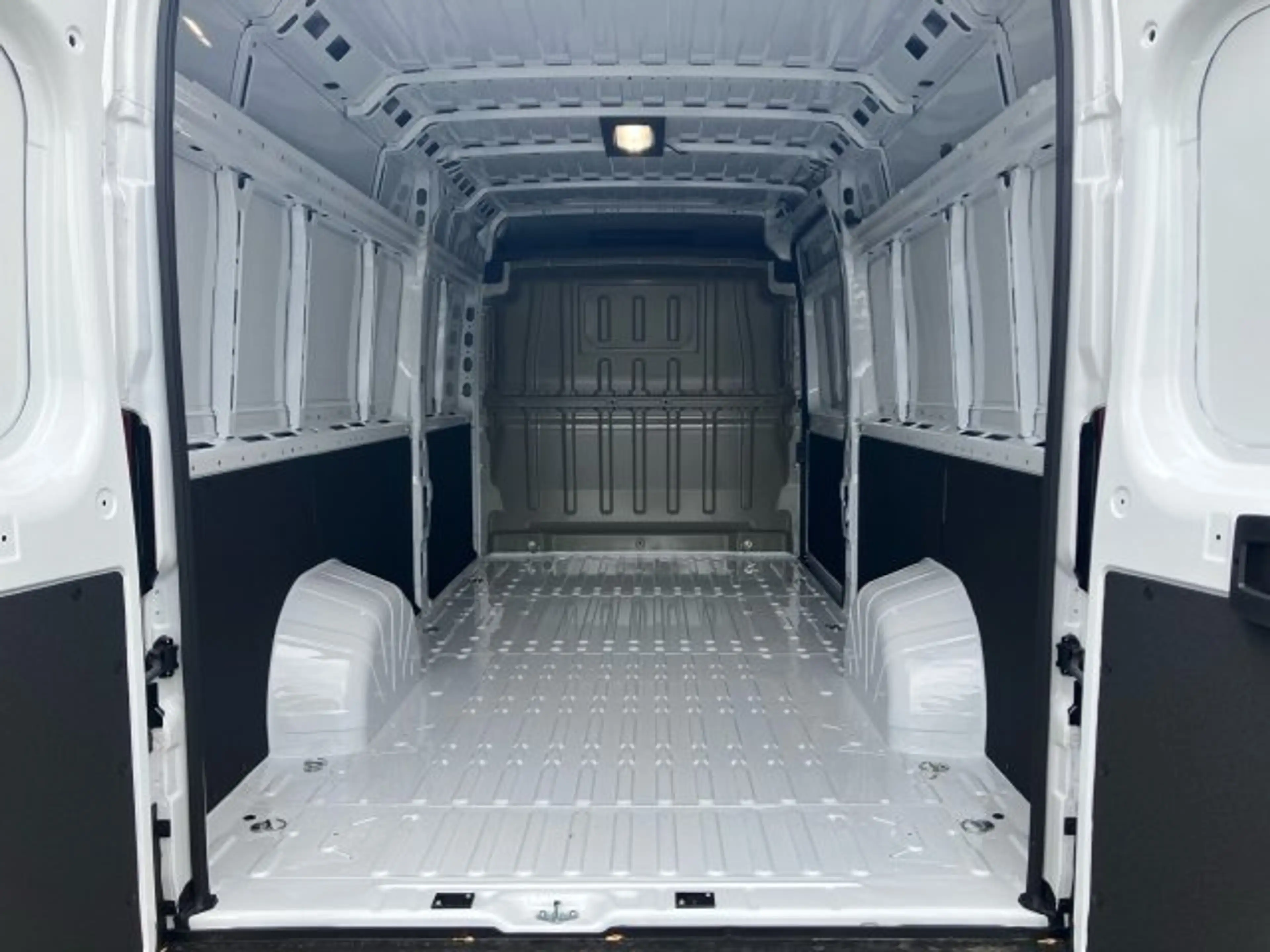 Fiat Ducato Maxi Kastenwagen L4H2 — photo 13