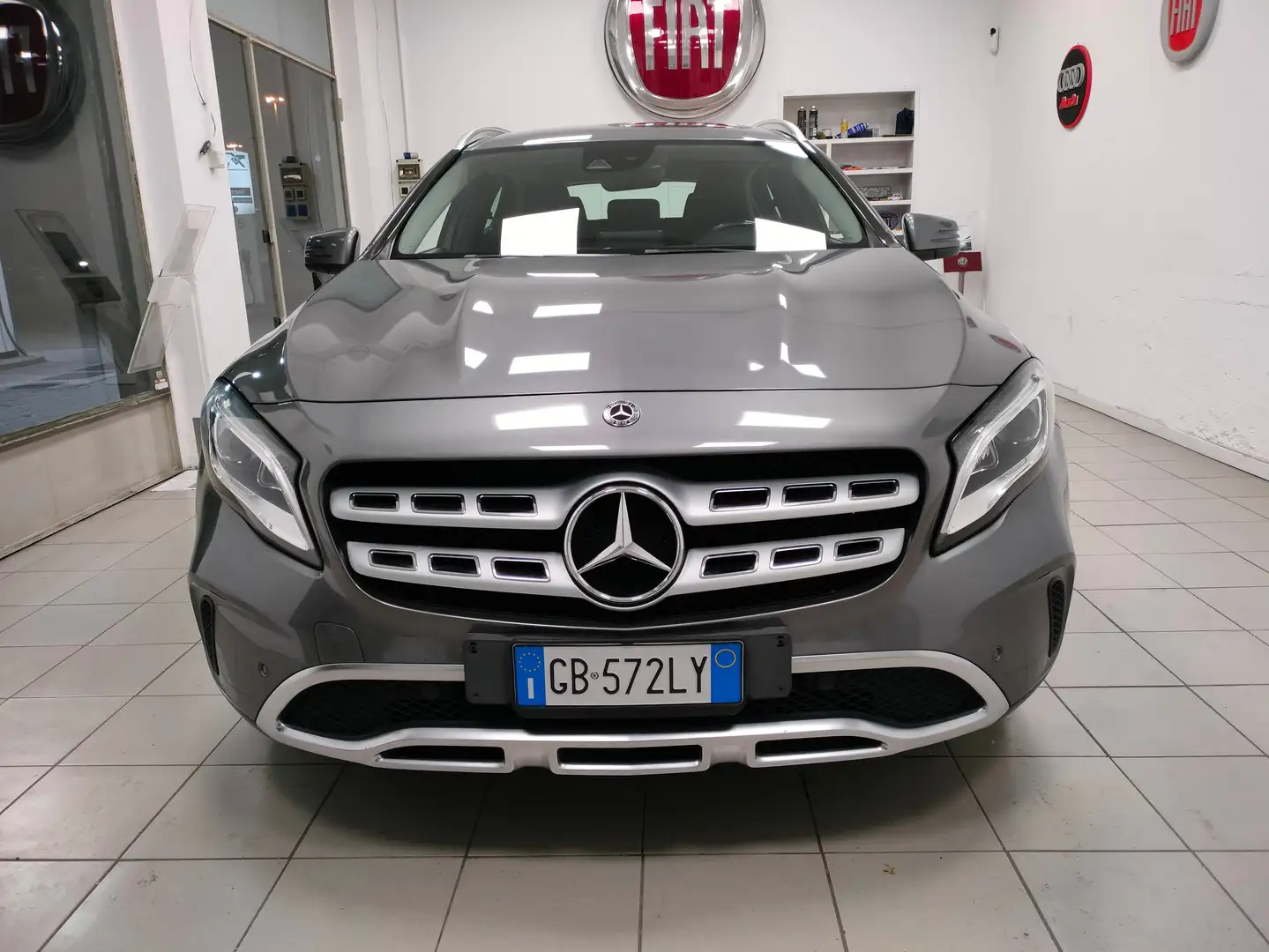 Mercedes-Benz GLA 200 1.6 BENZINA ***CAMBIO AUTOMATICO Grijs - 2