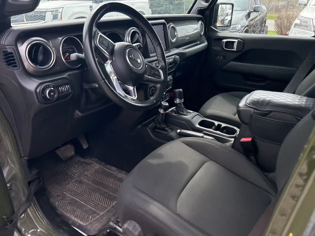 Jeep Wrangler снимка Jeep Wrangler