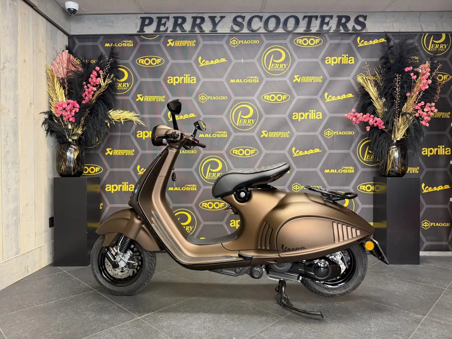 Vespa 946 Scooter 125CC EURO5 2025 SPECIALPAINT MARRAKECH BR Bruin - 2