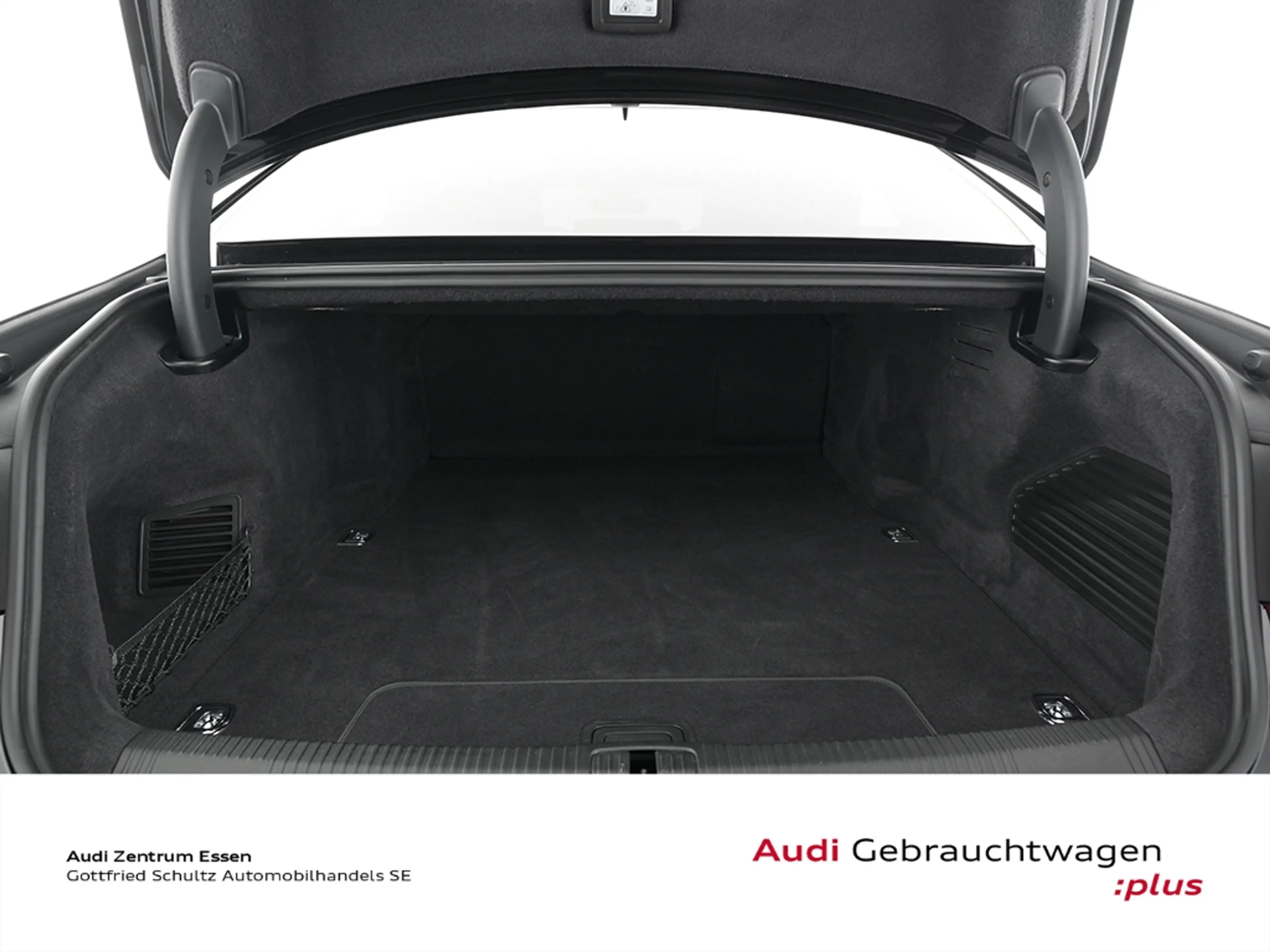Audi A8 60 TFSI e quattro S Line — photo 9