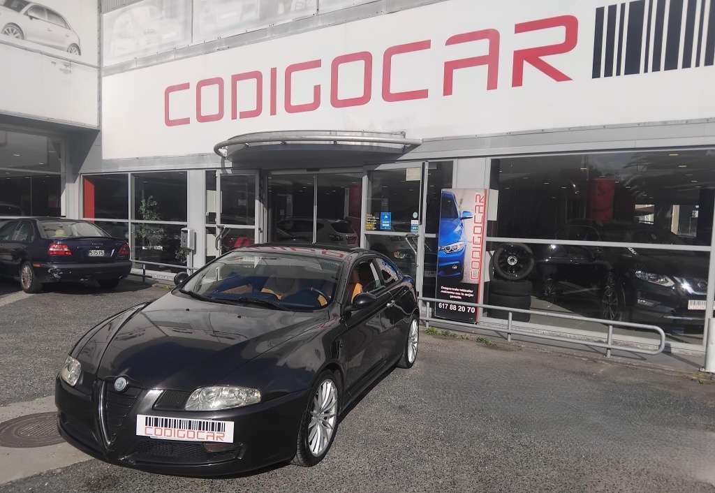 Alfa Romeo GT 1.9JTD Distinctive - foto 1