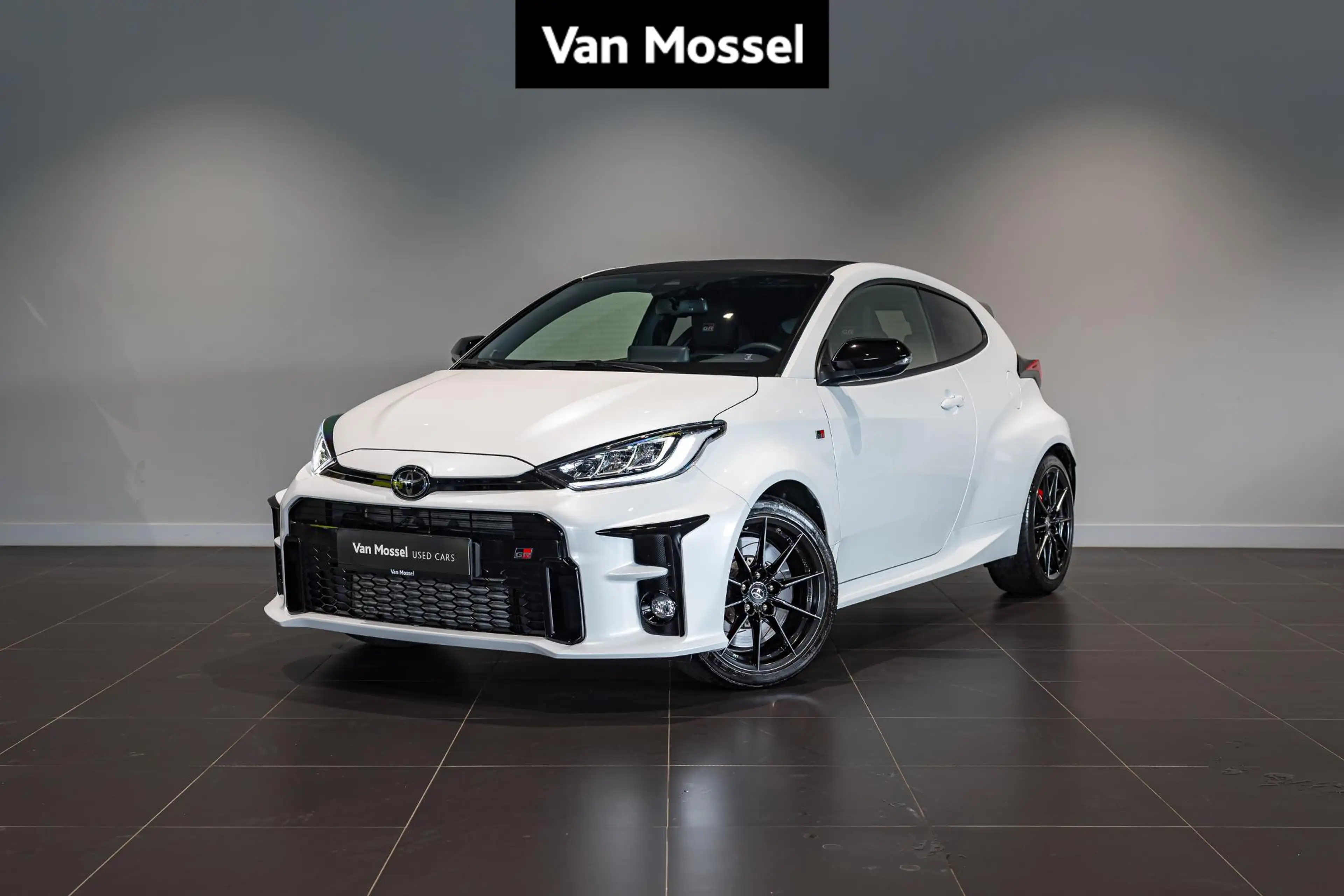 Toyota Yaris 1.6 GR Performance | Camera | Zetelverwarming | St