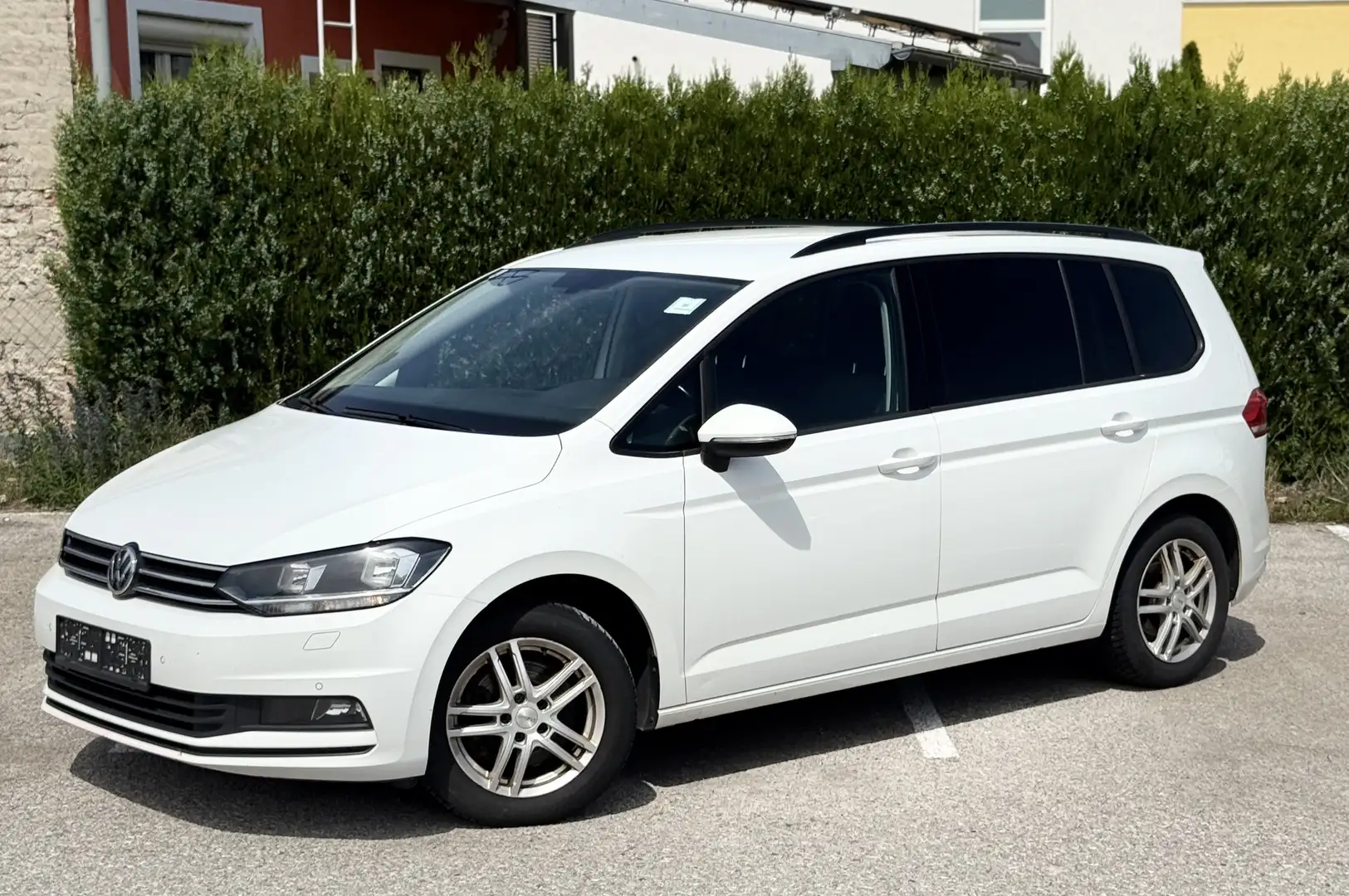 Volkswagen Touran 2.0 TDI SCR Comfortline 5-Sitzer MwSt. ausweisbar Weiß - 1