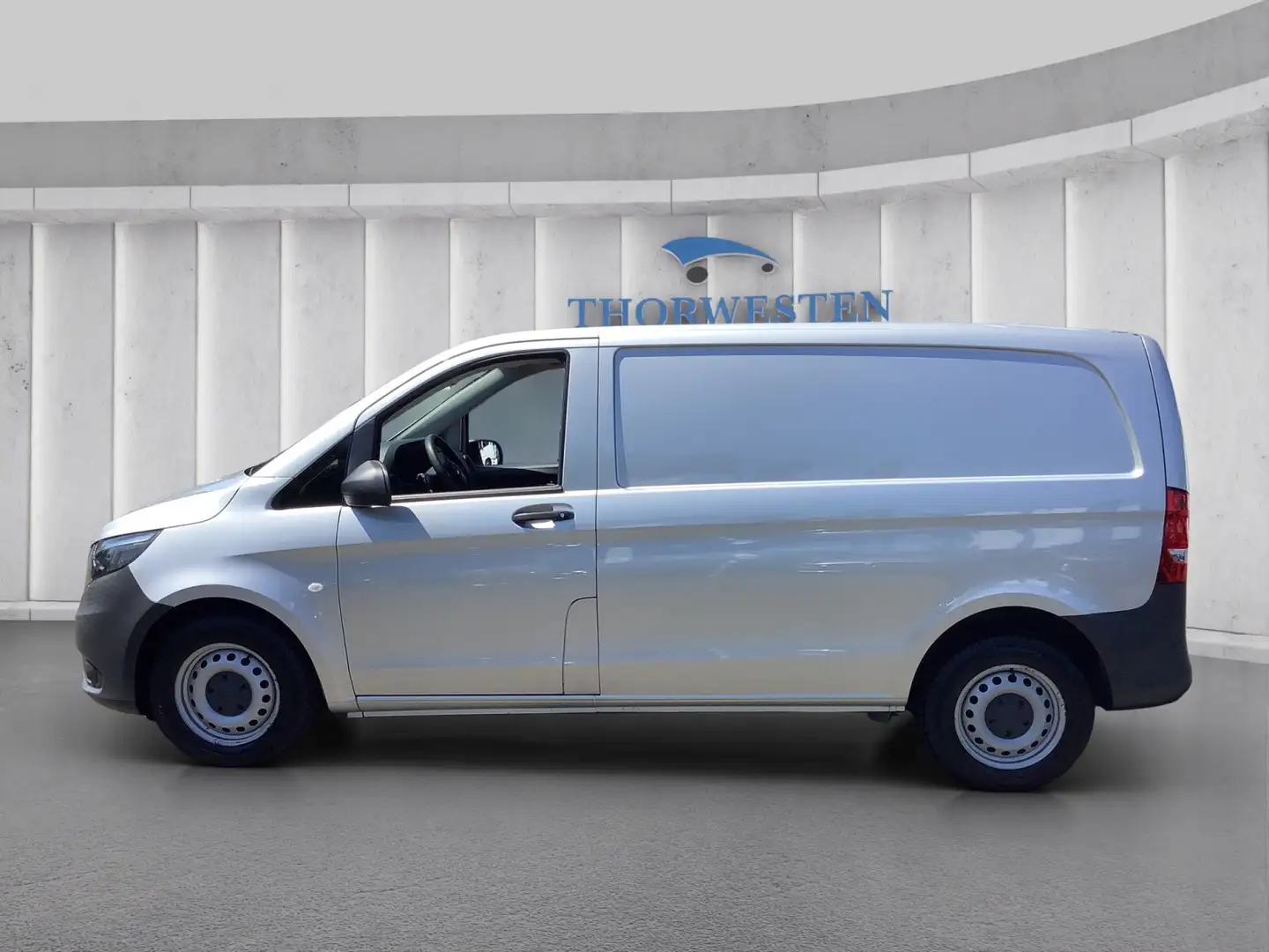 Mercedes-Benz Vito 111 BlueTEC Kasten Kompakt Zilver - 2
