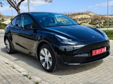 Model Y RWD