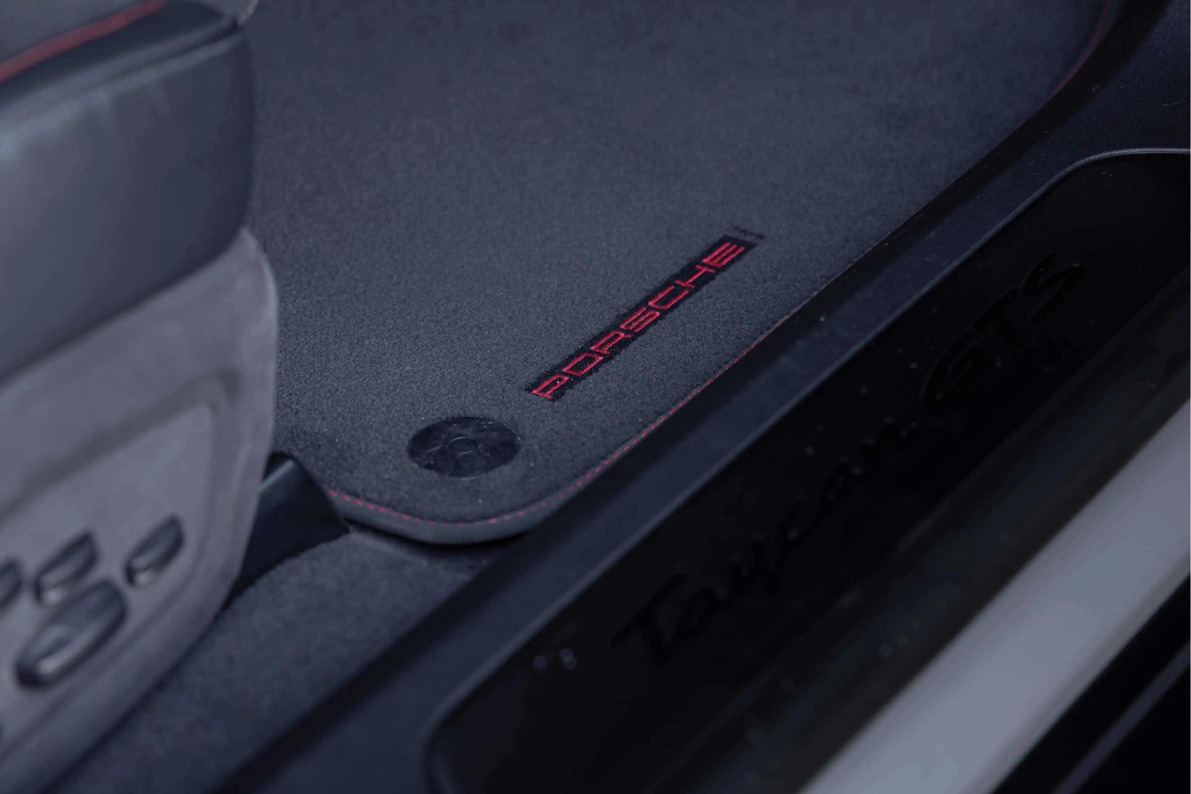 Porsche Taycan Sport Turismo GTS 93 kWh 598pk Pano 4-wielsturing — photo 23