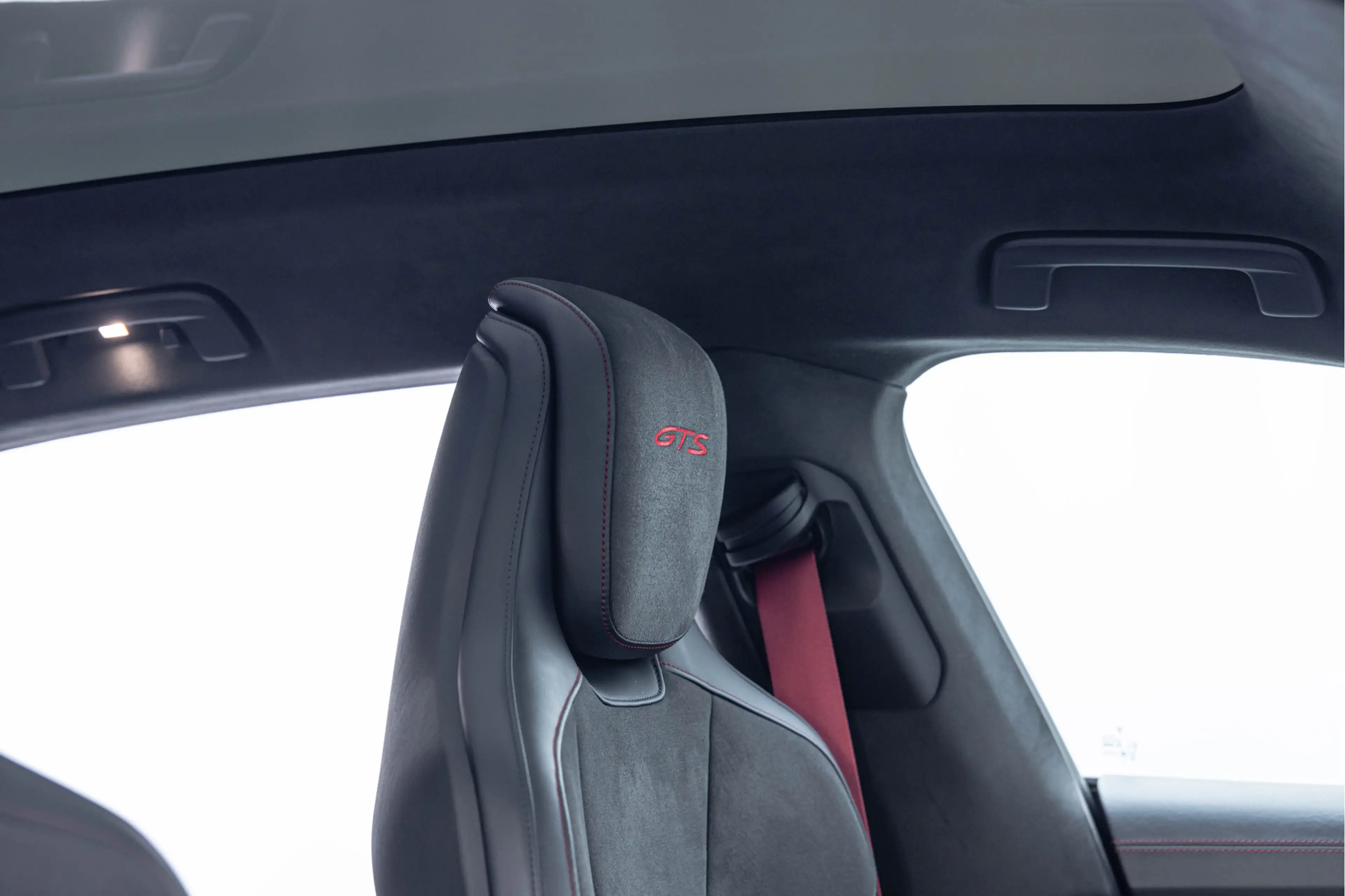 Porsche Taycan Sport Turismo GTS 93 kWh 598pk Pano 4-wielsturing — photo 14
