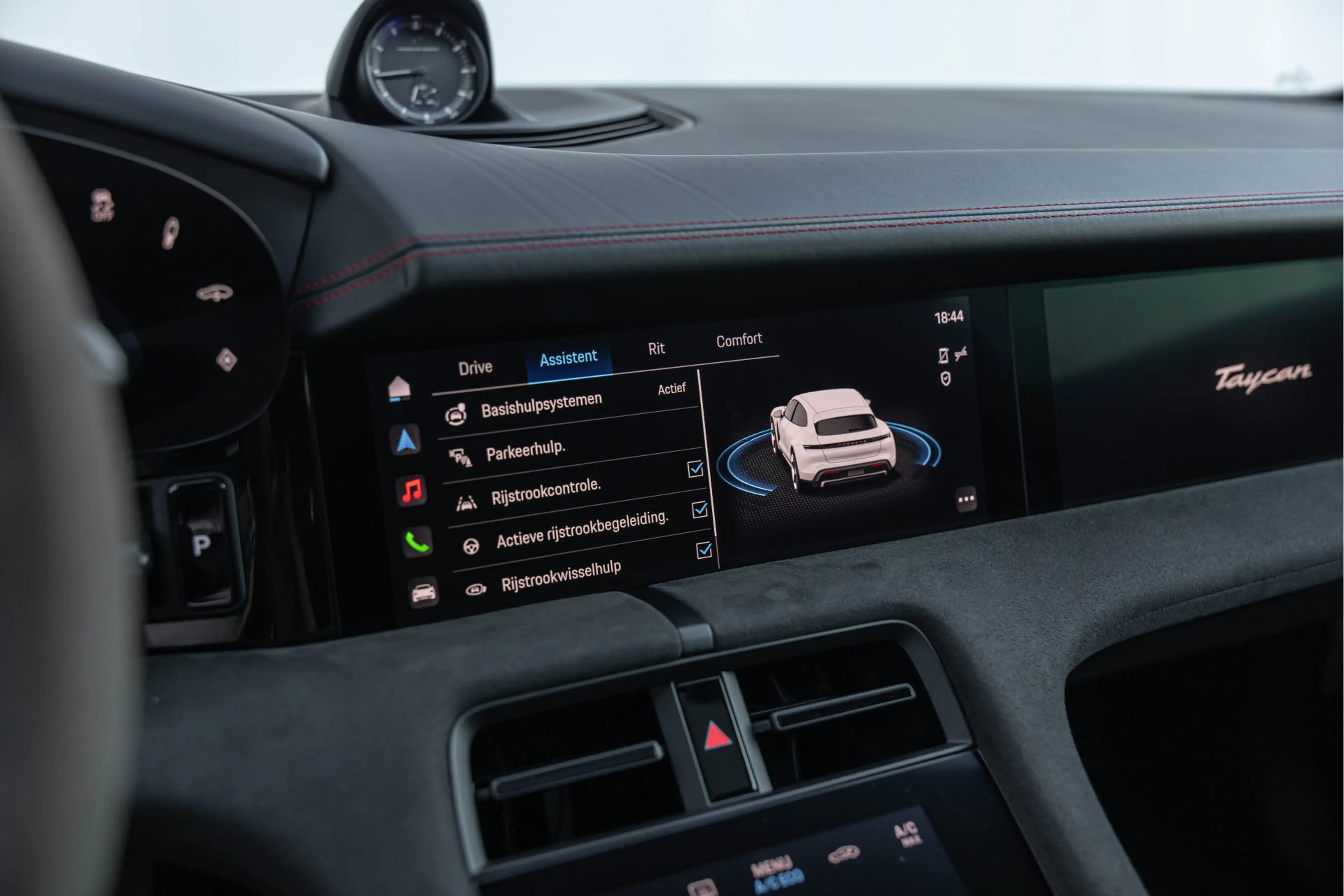 Porsche Taycan Sport Turismo GTS 93 kWh 598pk Pano 4-wielsturing — photo 32