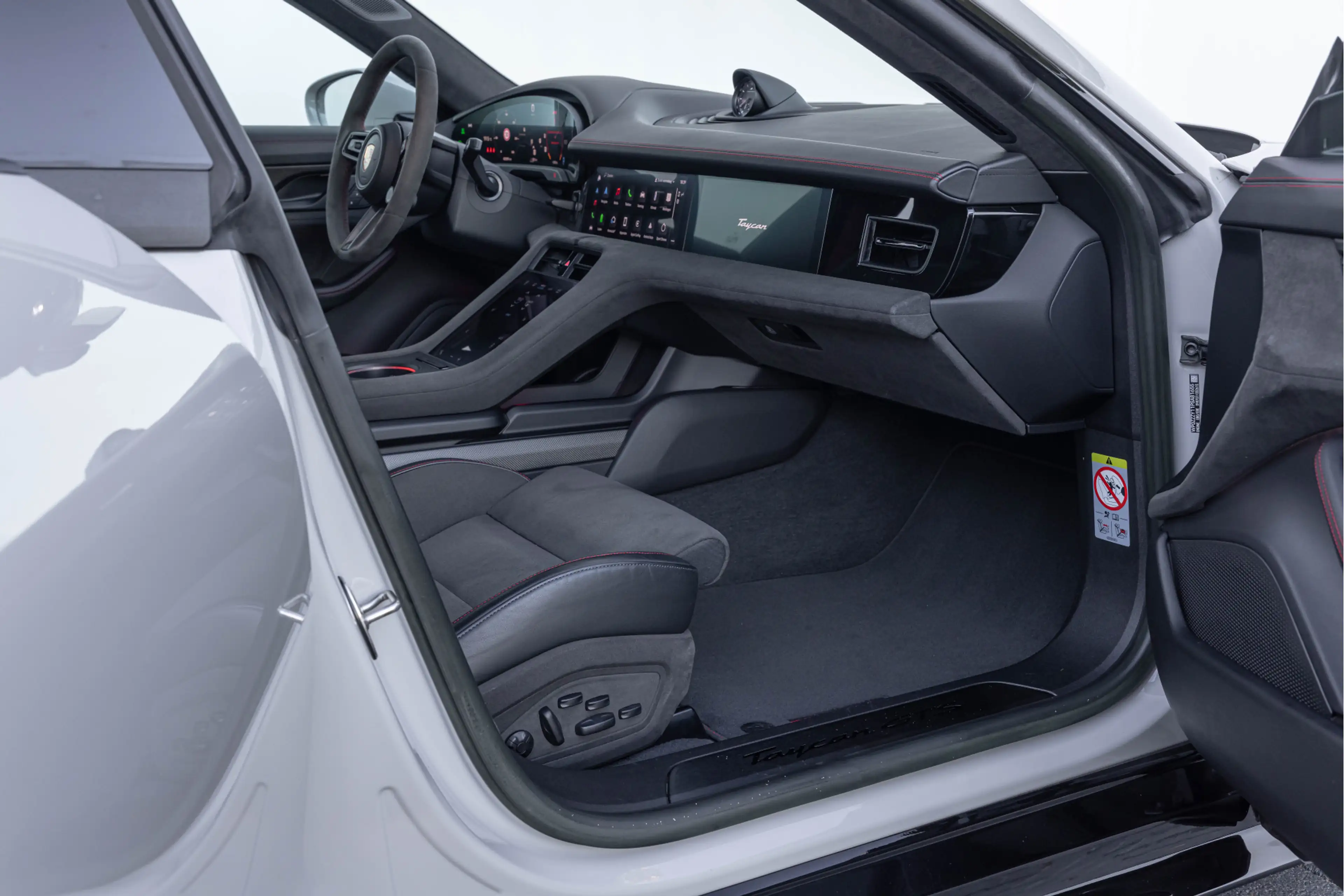 Porsche Taycan Sport Turismo GTS 93 kWh 598pk Pano 4-wielsturing — photo 15