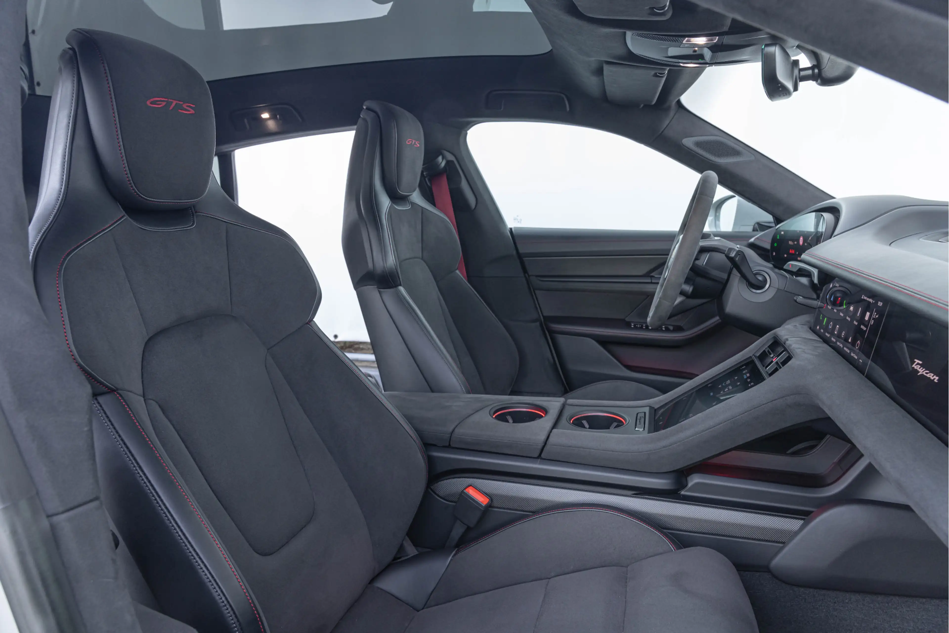 Porsche Taycan Sport Turismo GTS 93 kWh 598pk Pano 4-wielsturing — photo 4