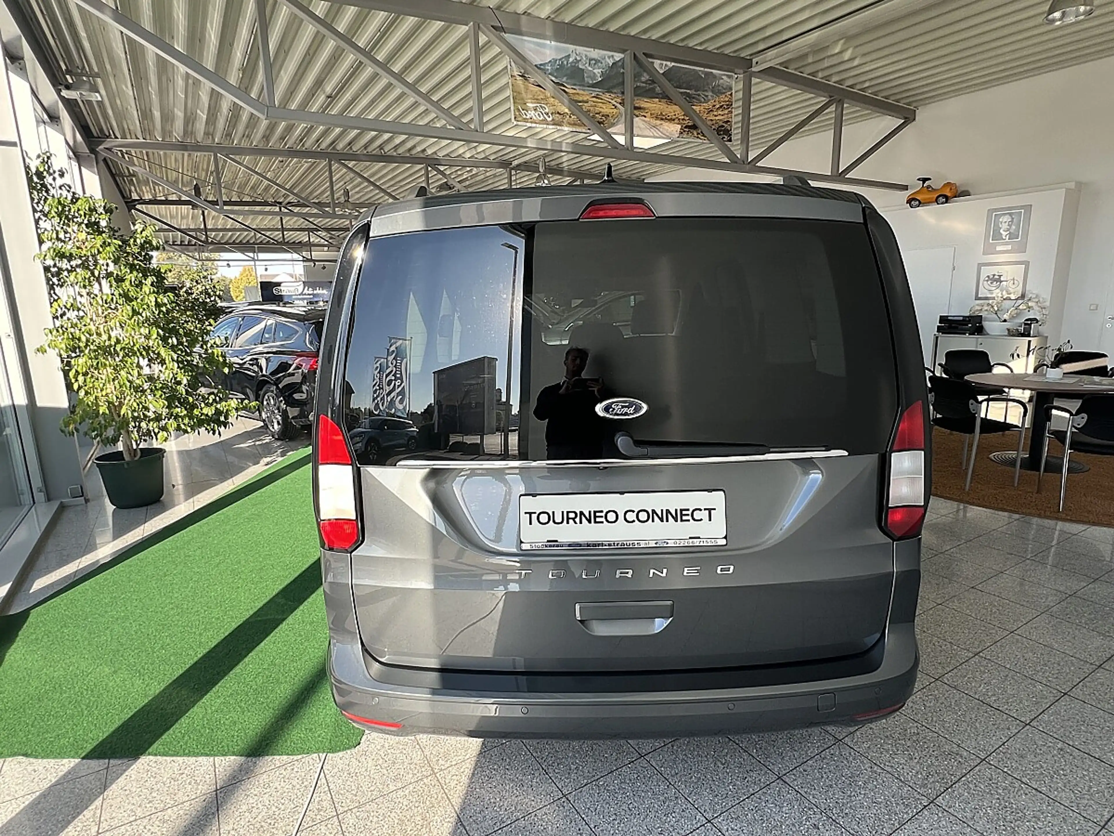 Ford Tourneo Connect 2,0 EcoBlue L1 Titanium Aut. — photo 5