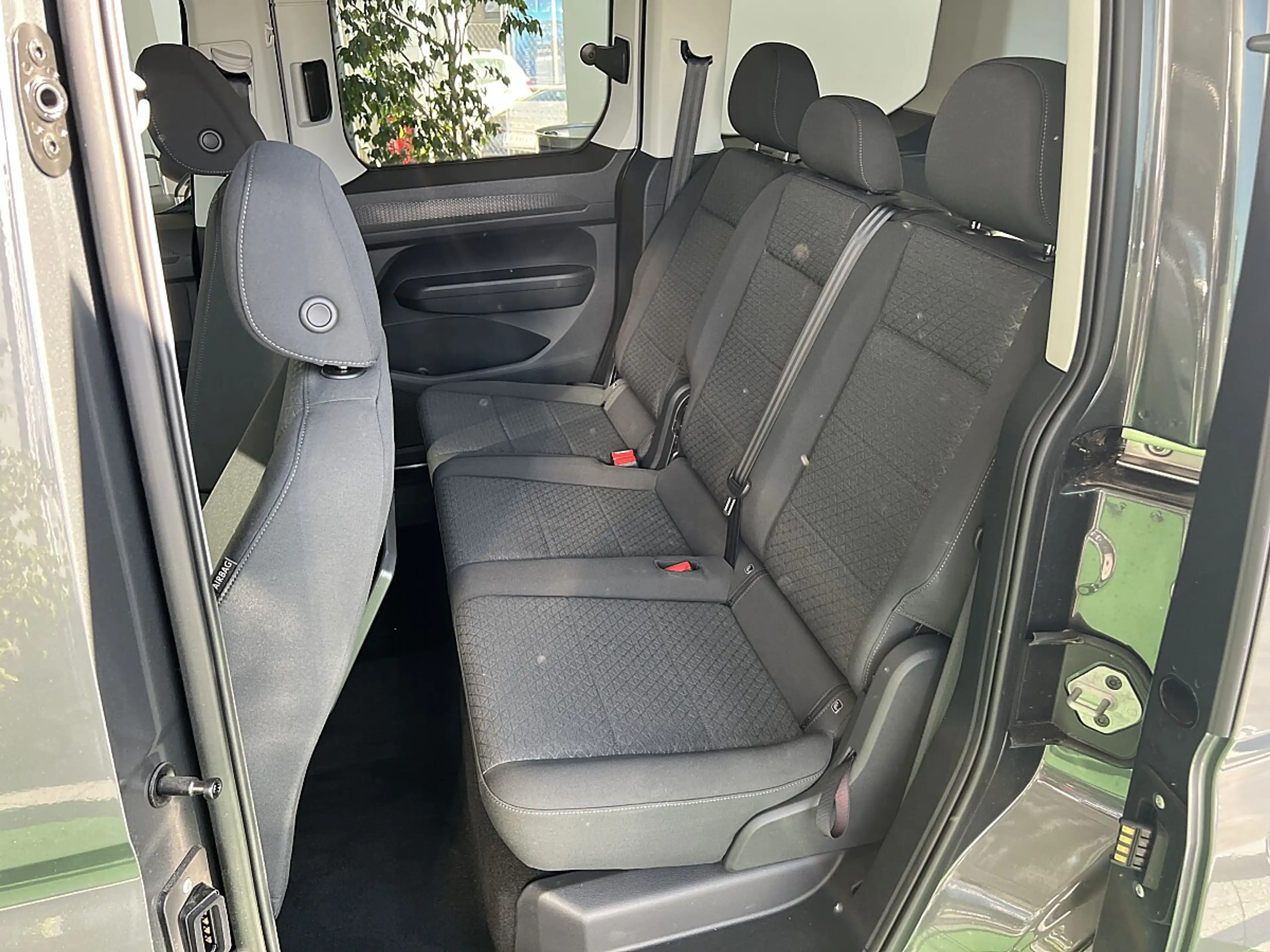 Ford Tourneo Connect 2,0 EcoBlue L1 Titanium Aut. — photo 15