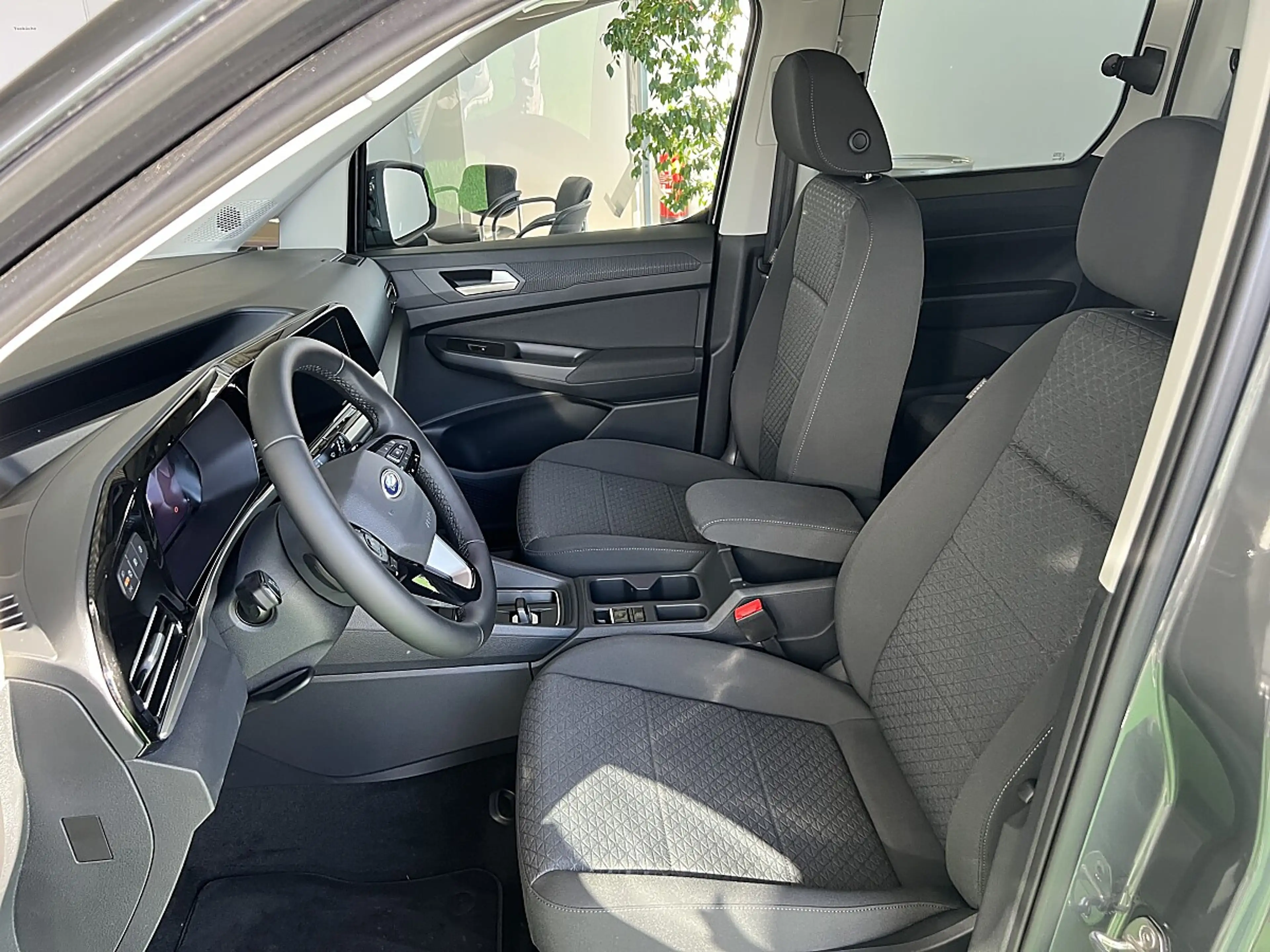Ford Tourneo Connect 2,0 EcoBlue L1 Titanium Aut. — photo 12