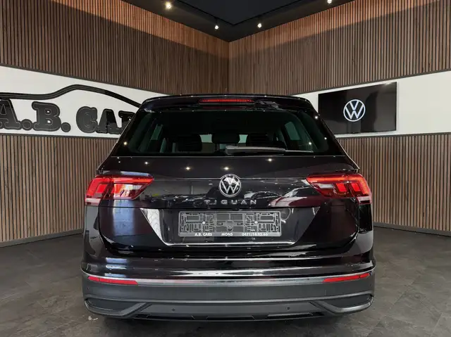 Volkswagen Tiguan view 5