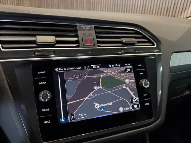 Volkswagen Tiguan view 12