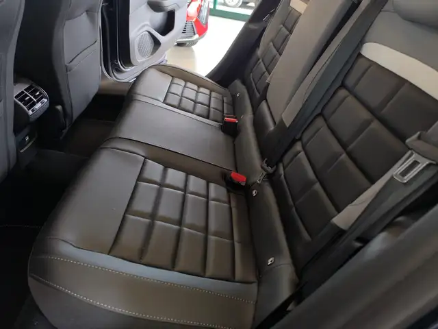 Citroen C4 view 13