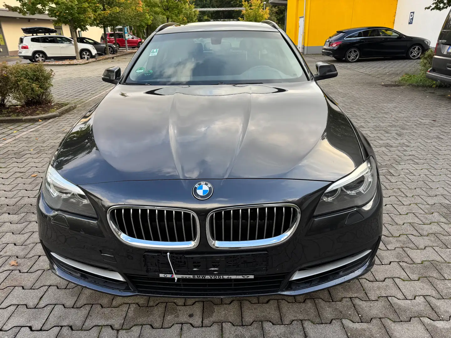 BMW 525 5er Touring Diesel 525d xDrive Touring Aut. Luxury Grau - 2