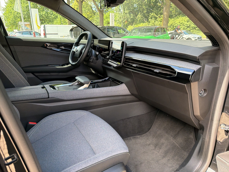 Renault Austral TCe 140 Mild-Hybrid  Equilibre — photo 13