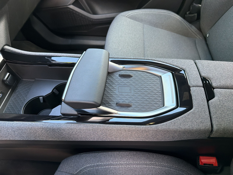 Renault Austral TCe 140 Mild-Hybrid  Equilibre — photo 12