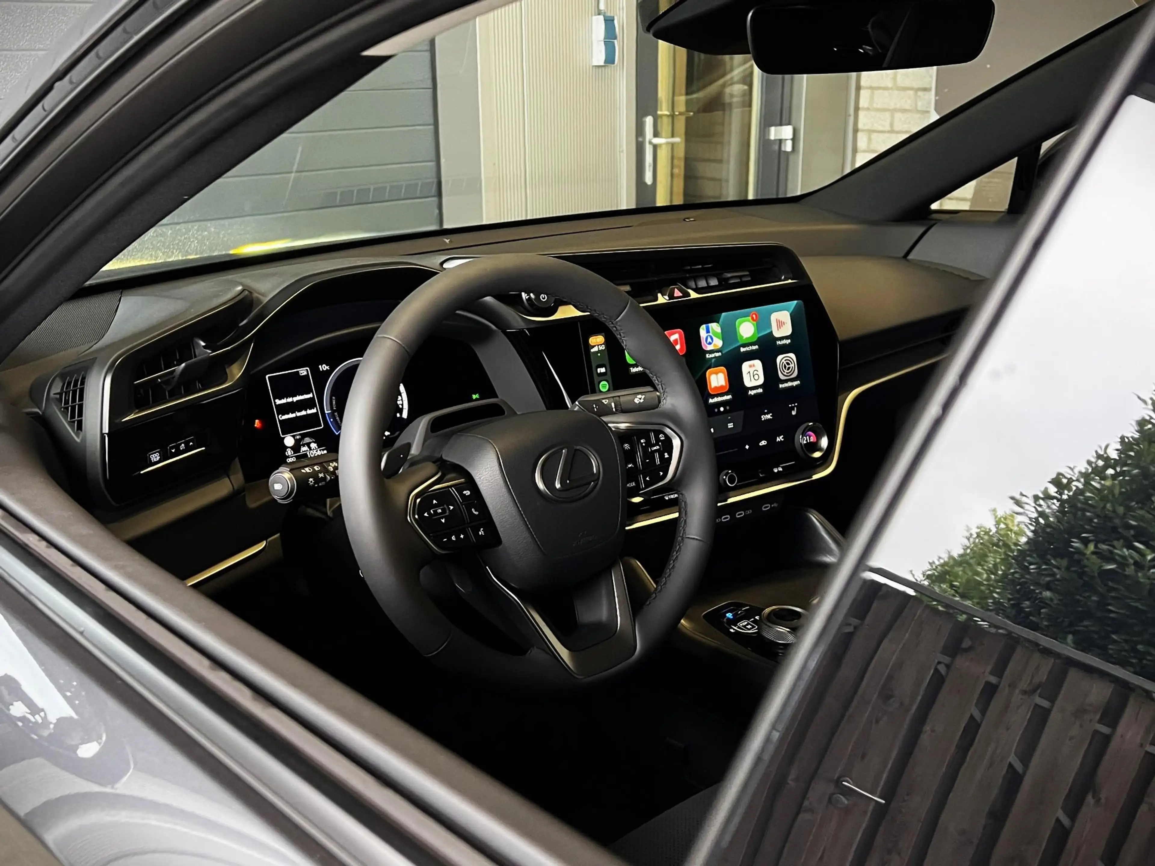 Lexus RZ 450e Executive Line 71 kWh Premium Pack | 20" LMV — photo 8