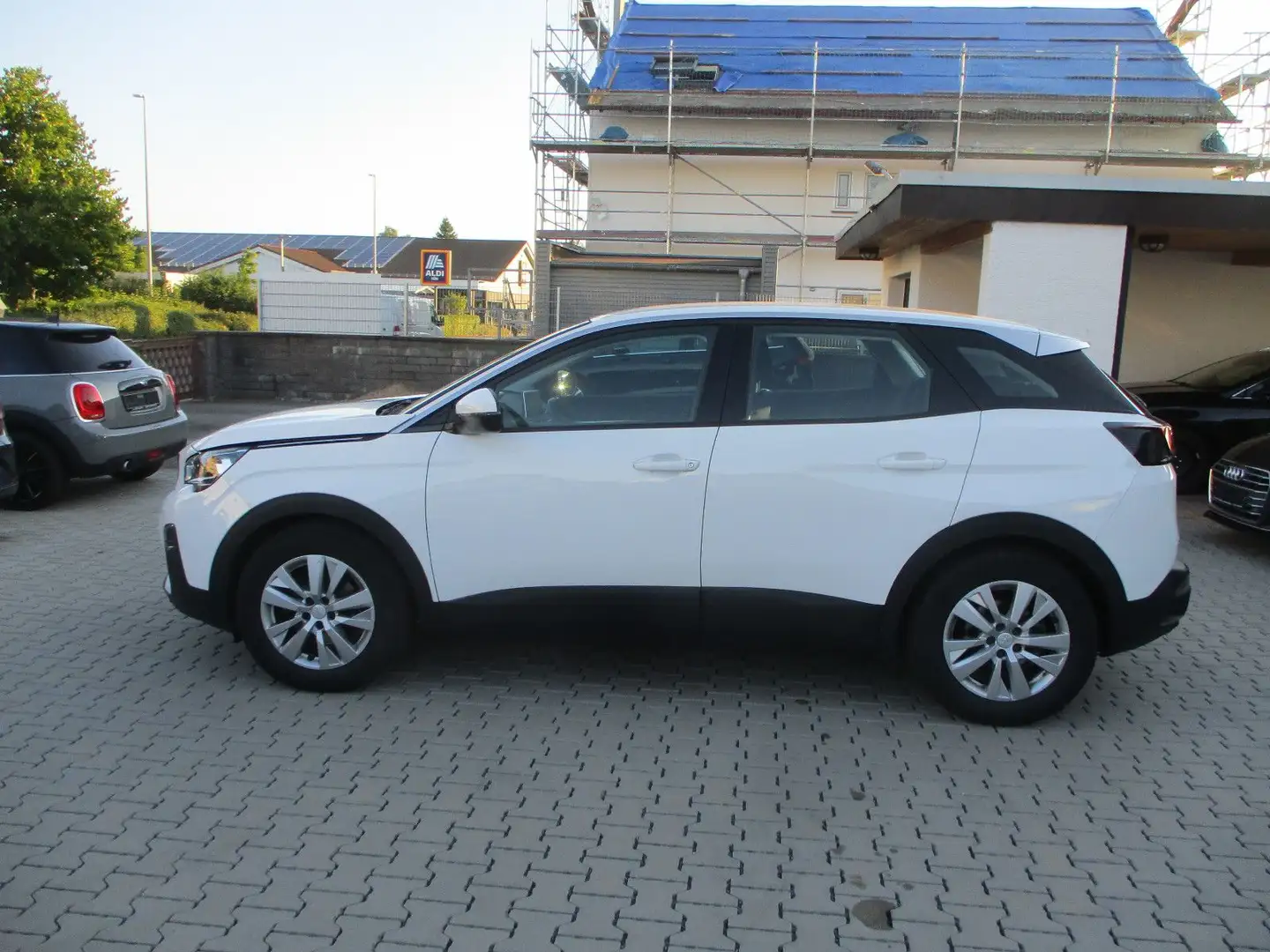Peugeot 3008 1.5 BlueHDi NAVI KAMERA SPURH ACC SITZH AHK Blanc - 1