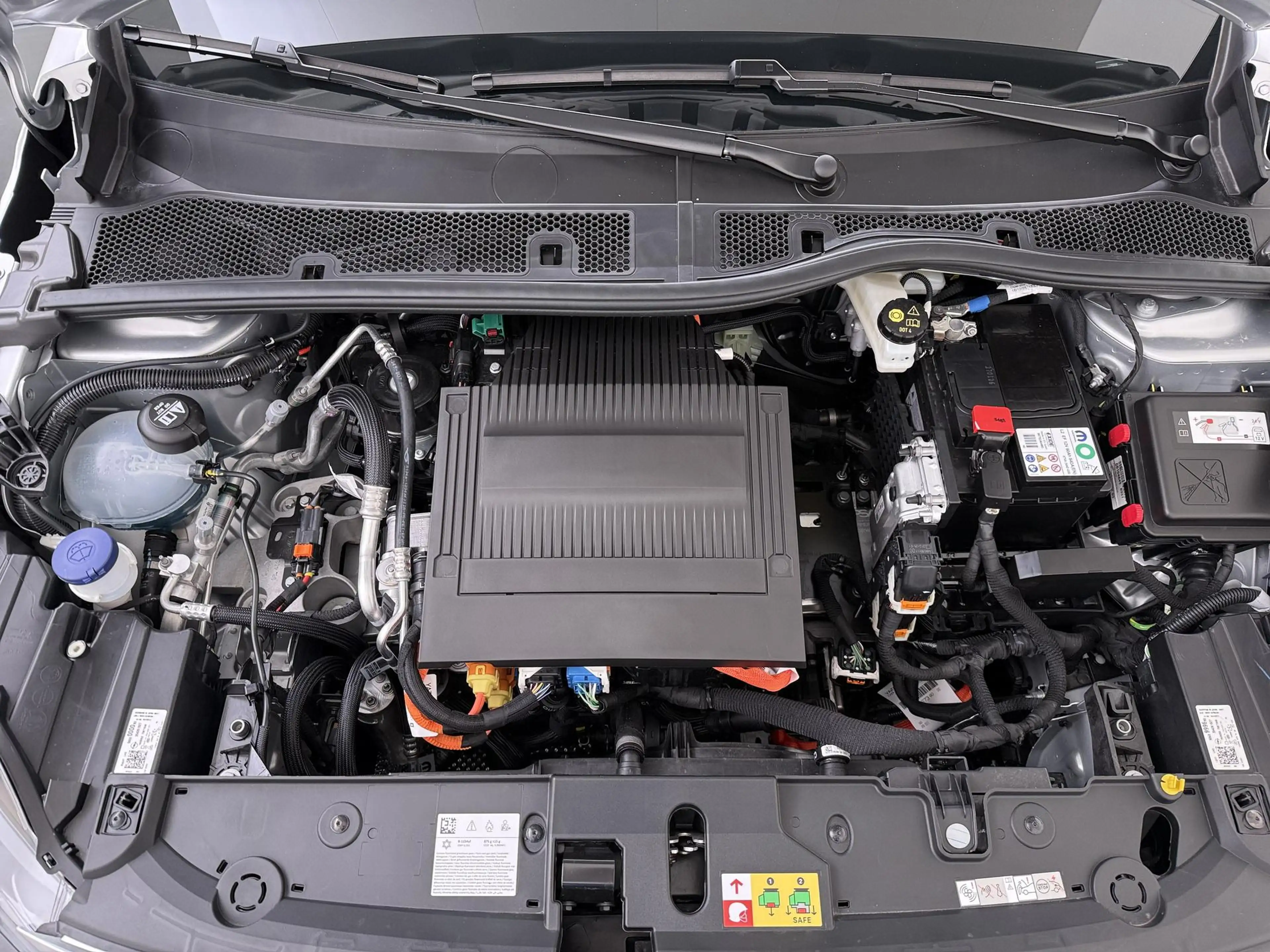 Opel Corsa-e Electric Long Range Yes 51 kWh — photo 11