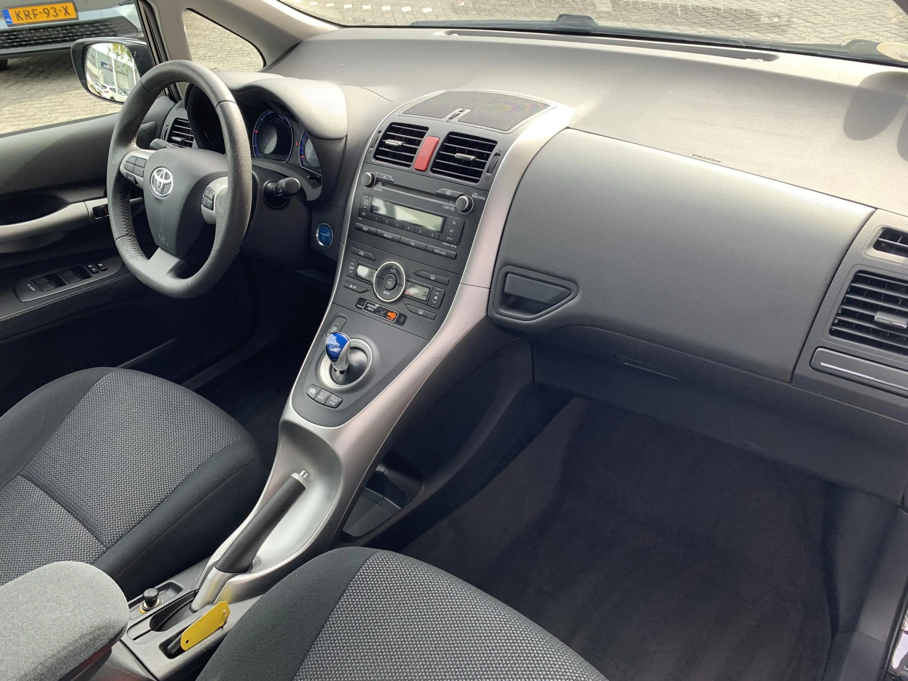 Toyota Auris 1.8 Full Hybrid Dynamic — photo 11