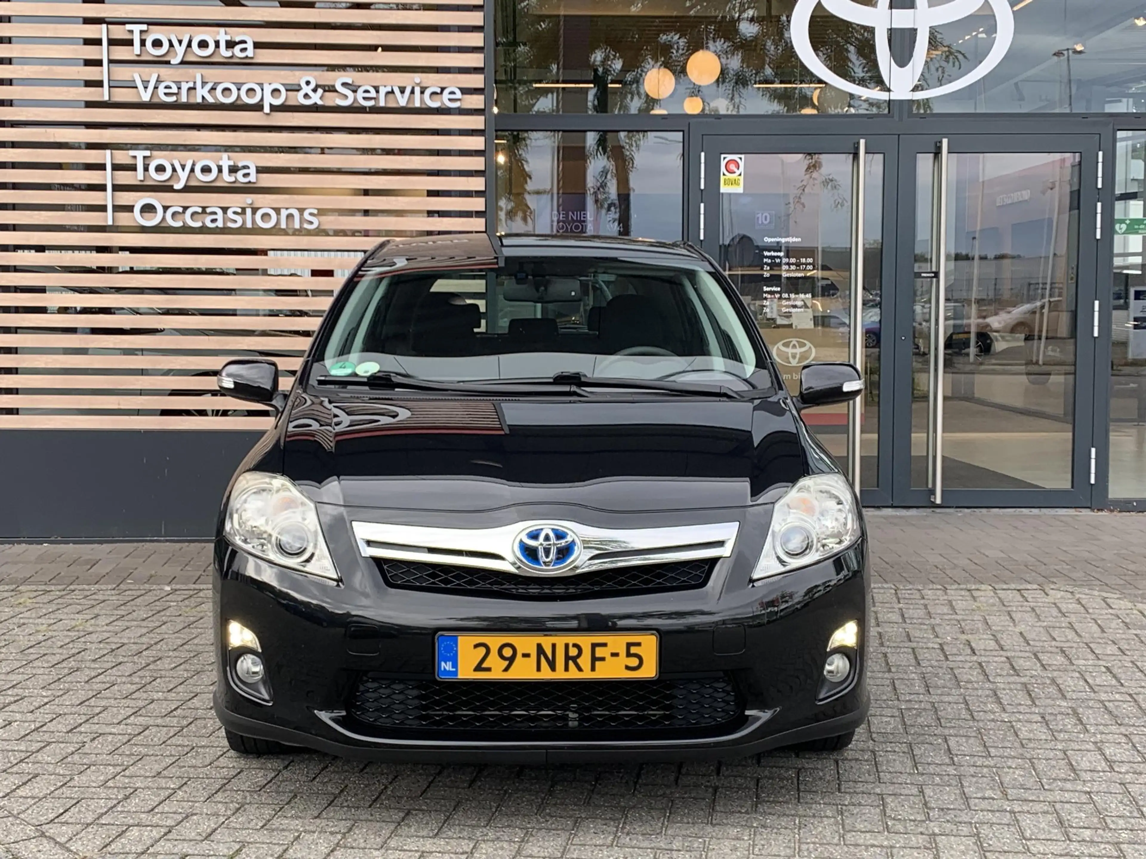 Toyota Auris 1.8 Full Hybrid Dynamic — photo 2