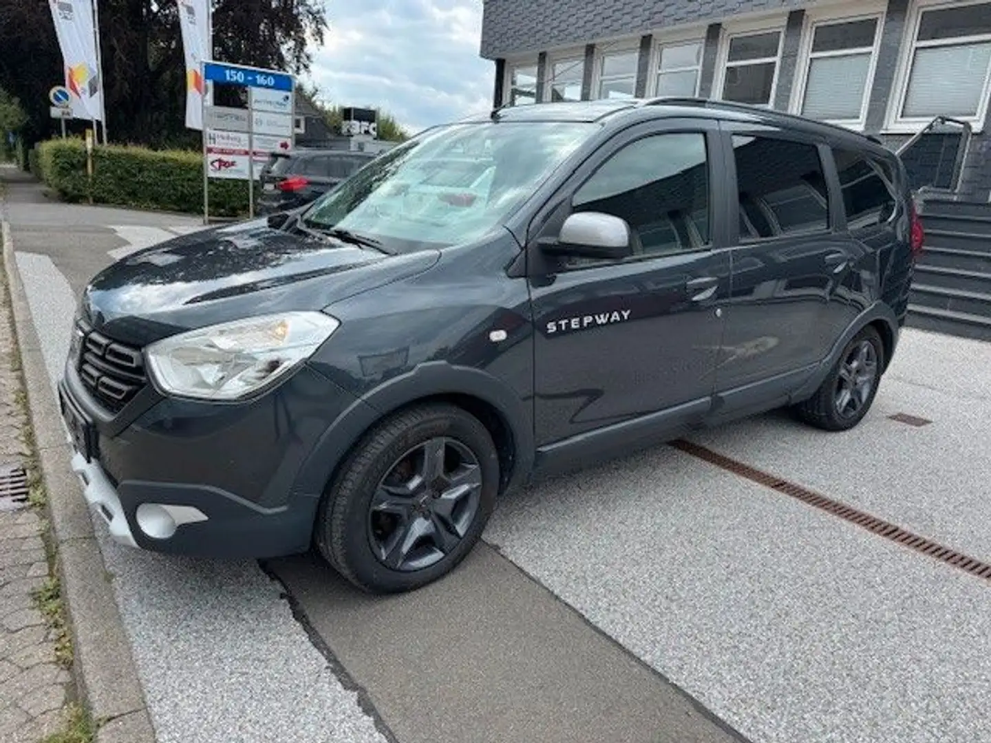 Dacia Lodgy Stepway Celebration Grau - 1