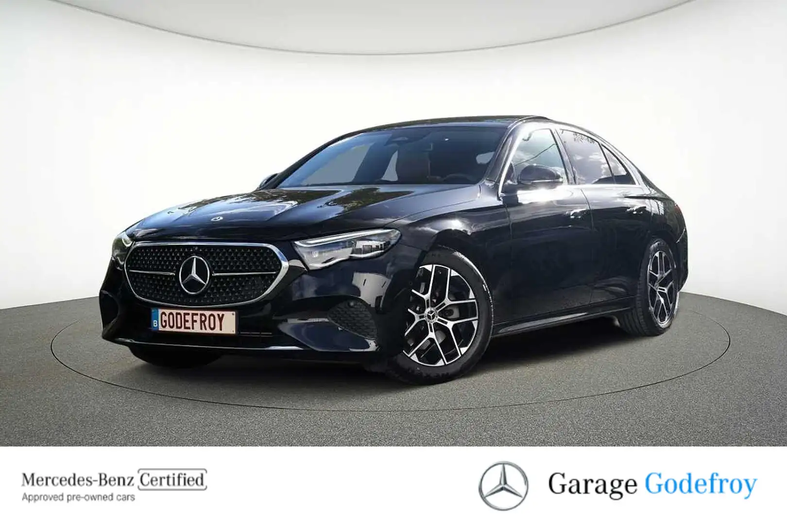 Mercedes-Benz E 200 Limousine Pano / Digital Light / trekhaak / Distro Negro - 1