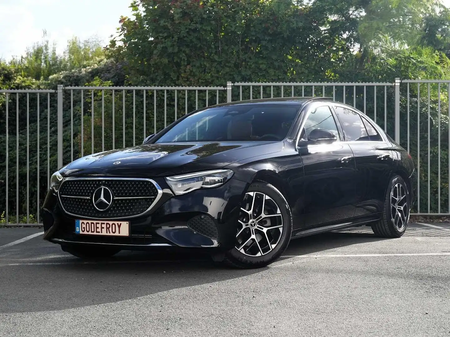 Mercedes-Benz E 200 Limousine Pano / Digital Light / trekhaak / Distro Negro - 2