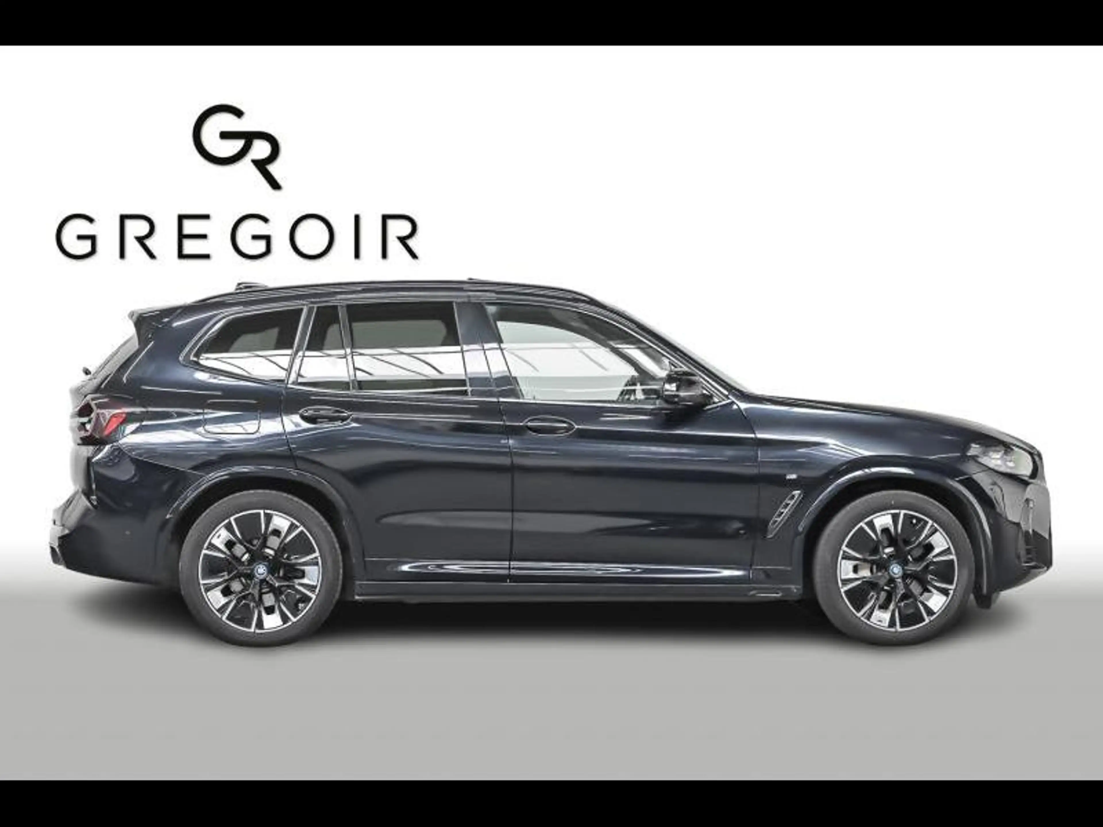 BMW iX3 Impressive — photo 3