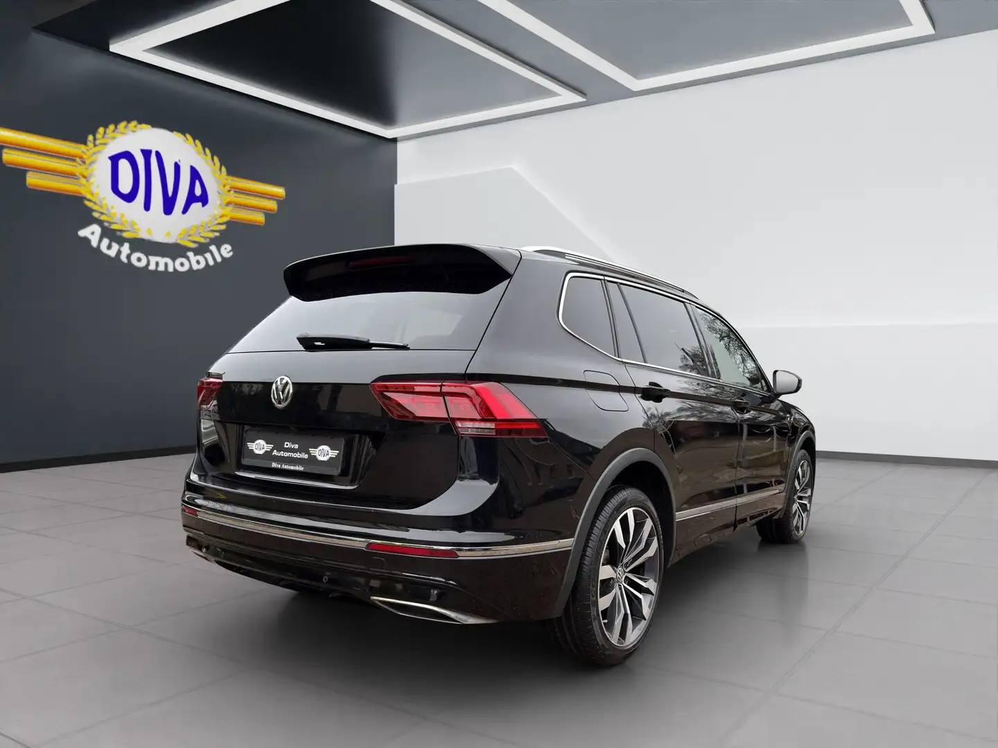 Volkswagen Tiguan Allspace 2.0 TDI Highline 4Motion R Line 1.Hand Zwart - 2