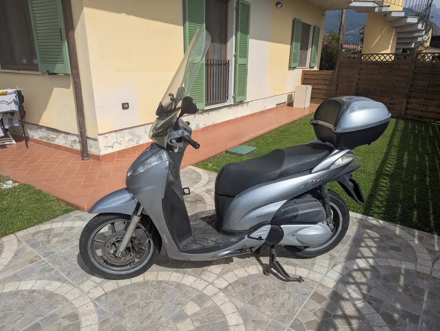 Honda SH 350i Szary - 2