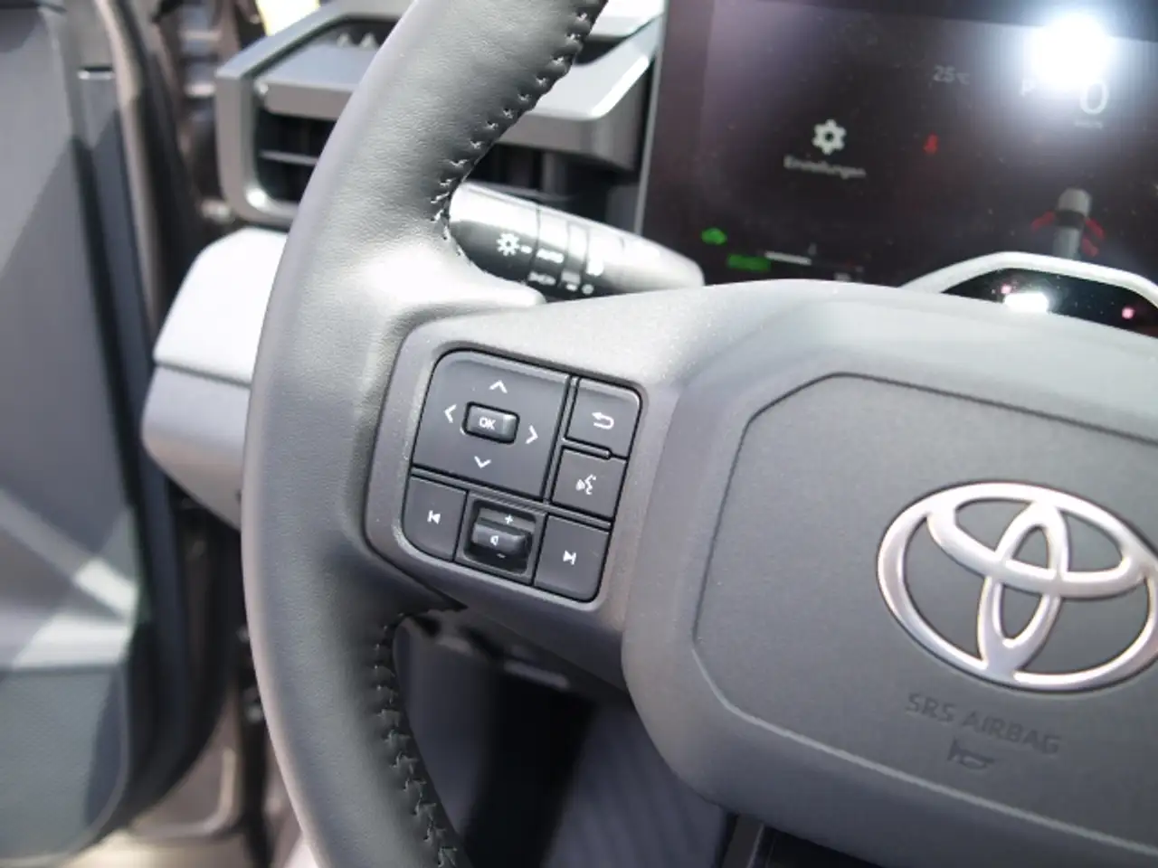 Toyota RAV4 2026 — фото 13
