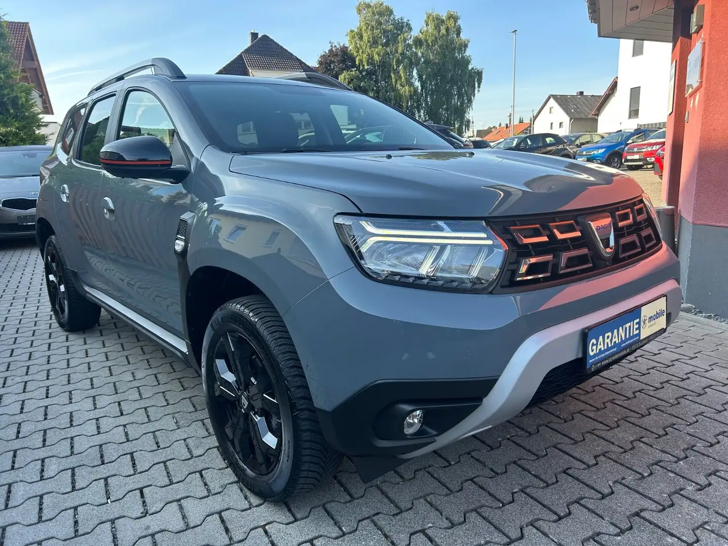 Dacia Duster TCe 150 Extreme Automatik Sorgefreipaket Gris - 2