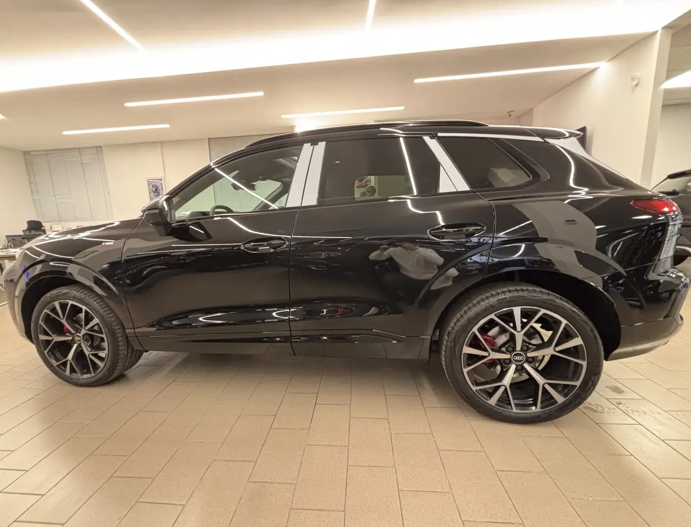 Audi Q3 1.5 tfsi mhev Sline edition 150cv s-tronic Black P Schwarz - 2