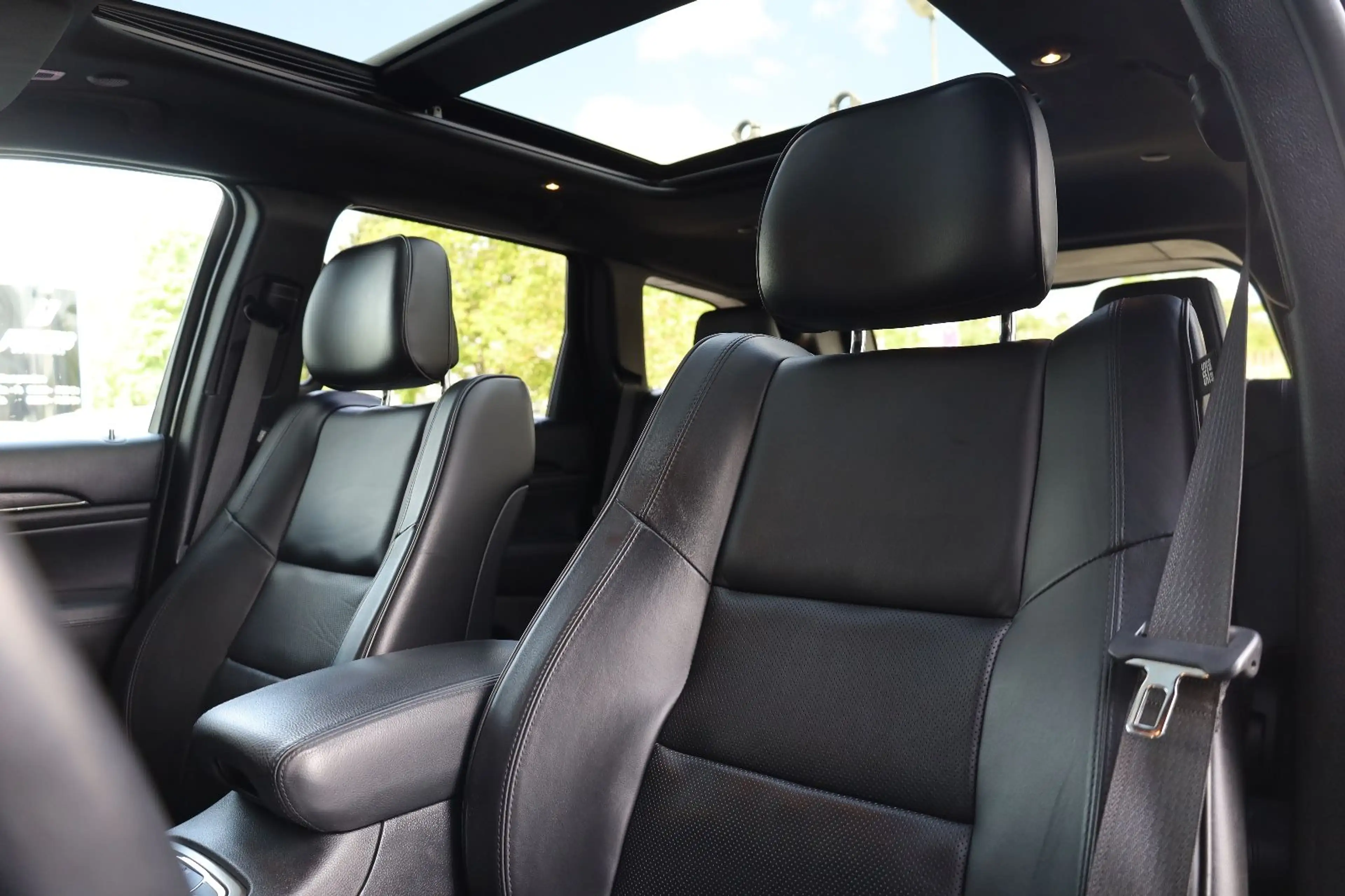 Jeep Grand Cherokee 5.7L V8 HighAltitude/GAS/VOLL/R20 — photo 11