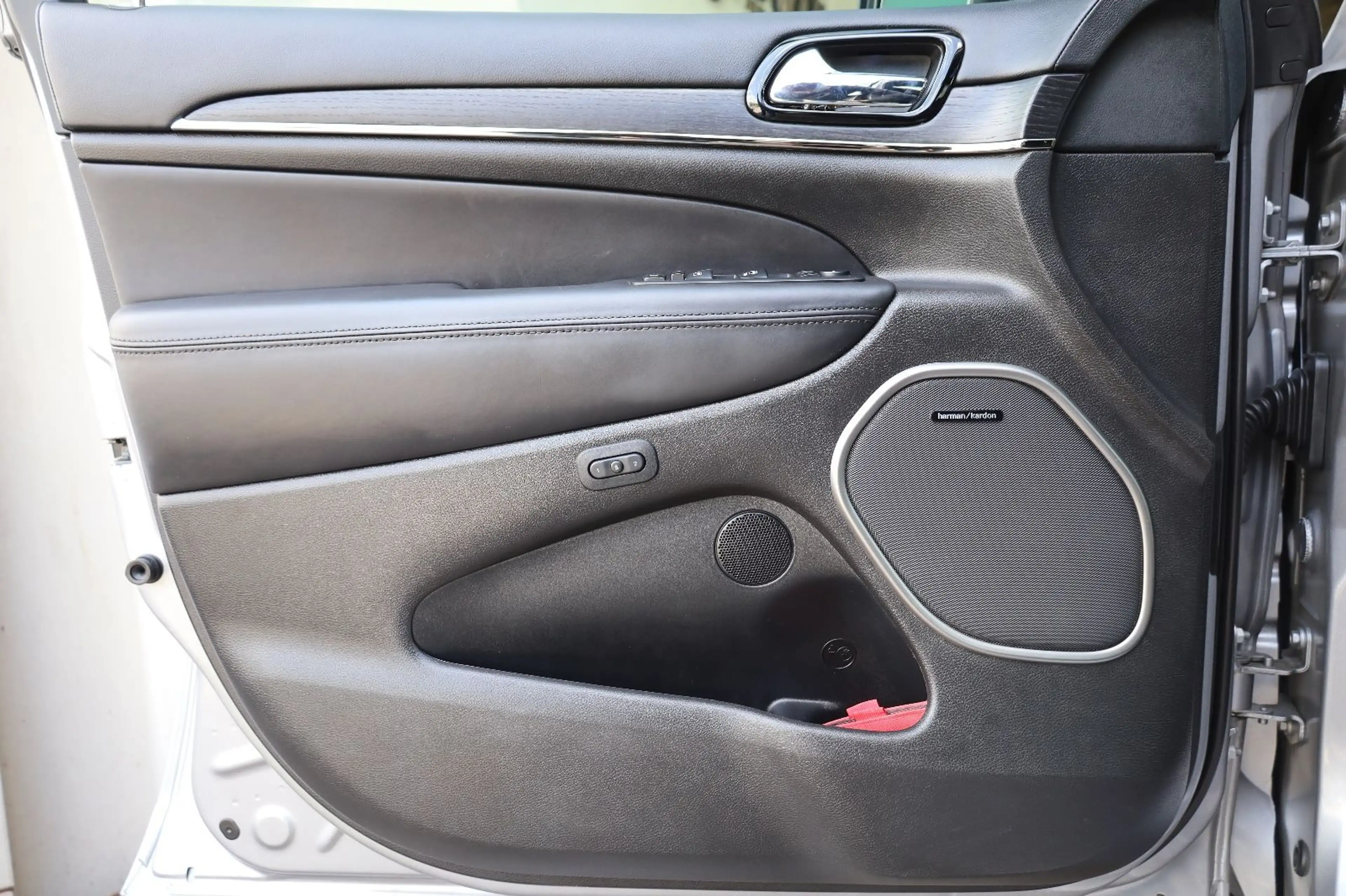 Jeep Grand Cherokee 5.7L V8 HighAltitude/GAS/VOLL/R20 — photo 10