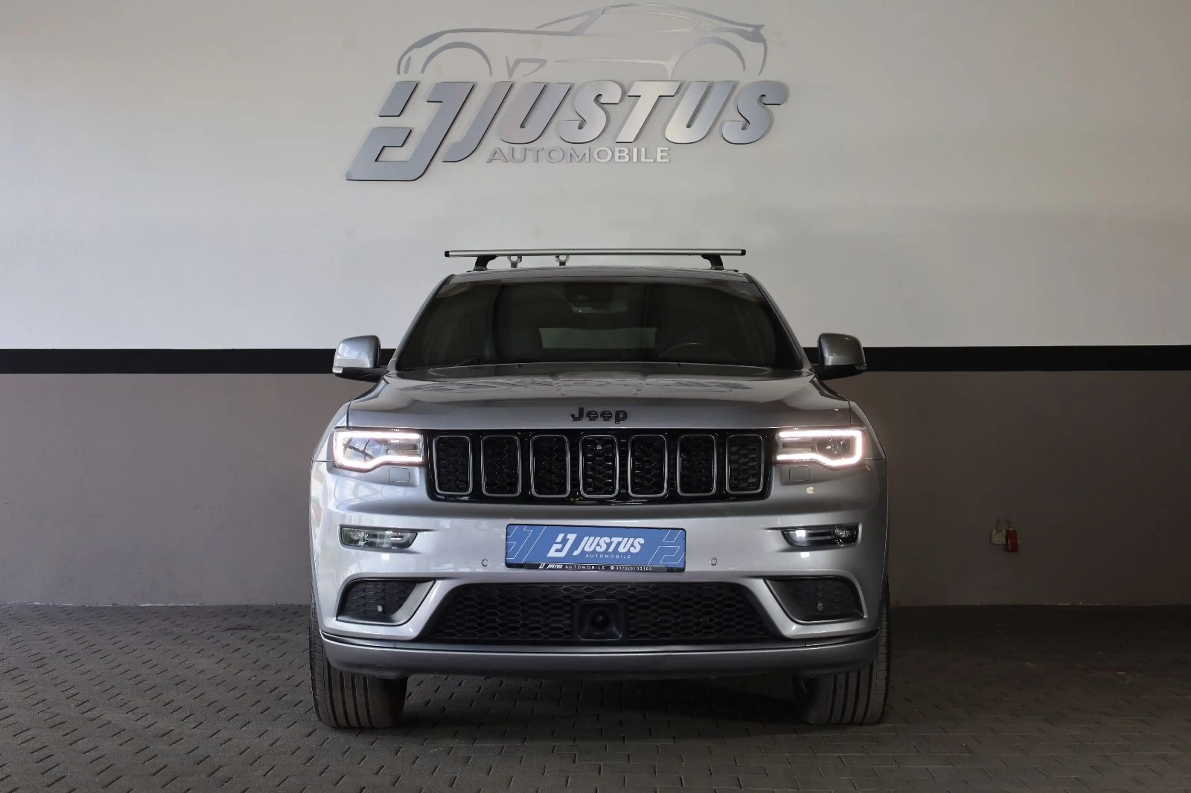 Jeep Grand Cherokee 5.7L V8 HighAltitude/GAS/VOLL/R20 — photo 2